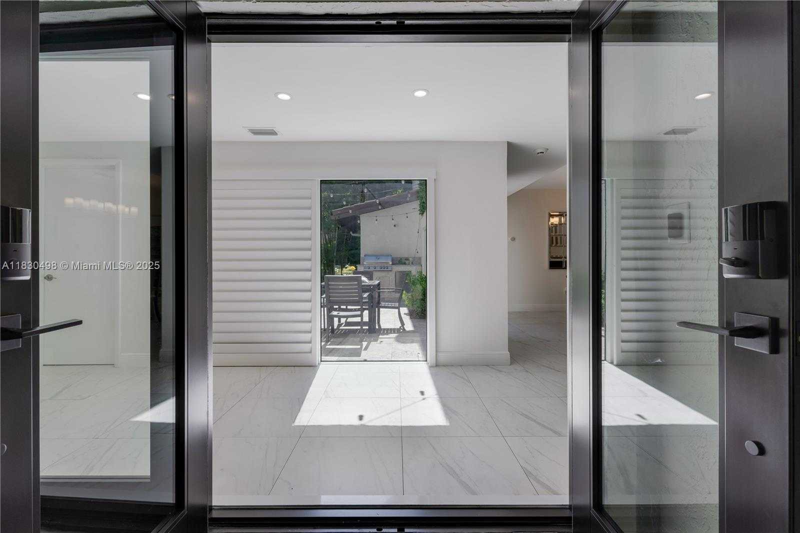 Small Image of 4830 SAN AMARO DR, Coral Gables Number 5
