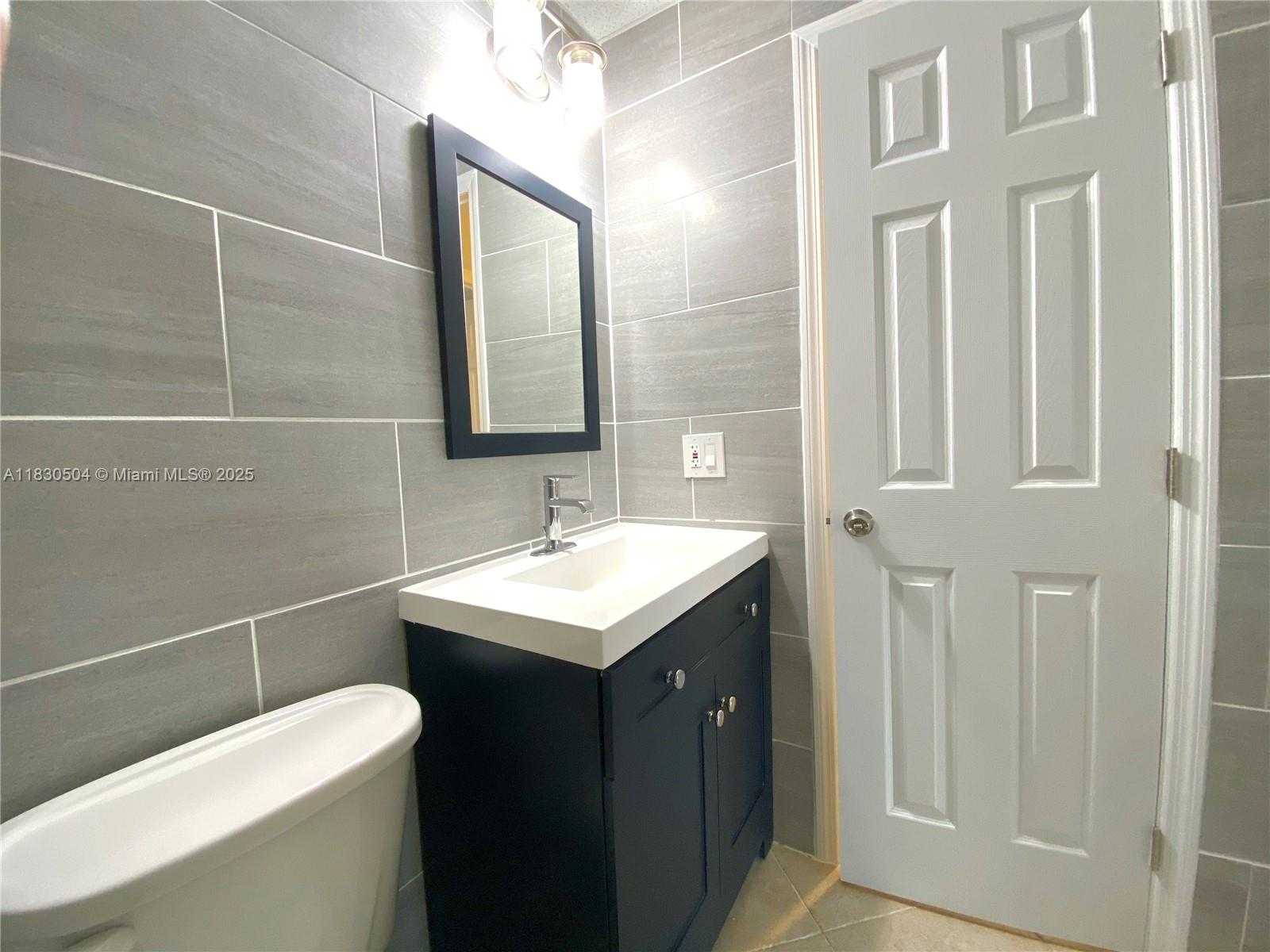 Small Image of 9371 FONTAINEBLEAU BLVD #I209, Miami Number 27