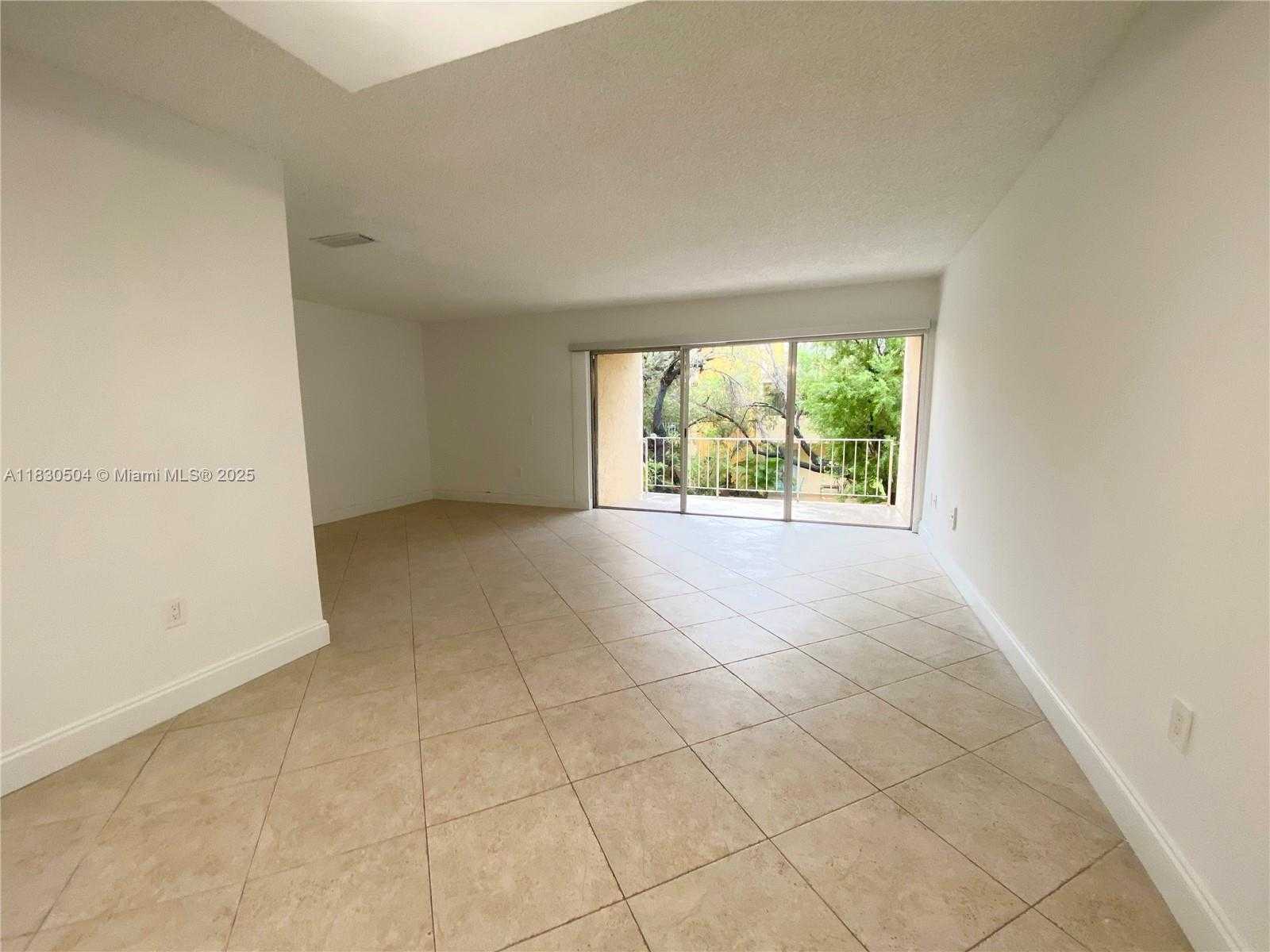 Small Image of 9371 FONTAINEBLEAU BLVD #I209, Miami Number 3