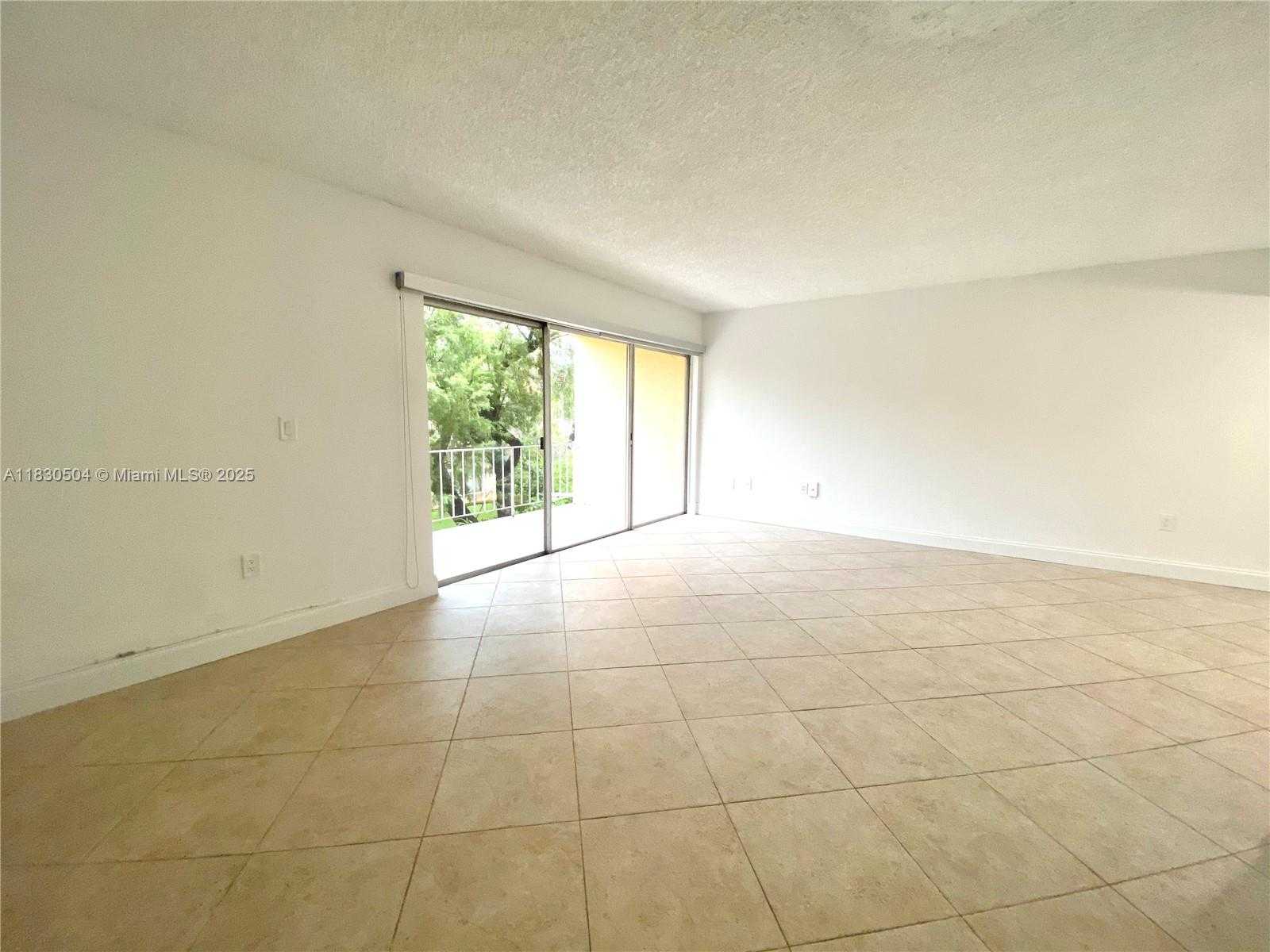Small Image of 9371 FONTAINEBLEAU BLVD #I209, Miami Number 5
