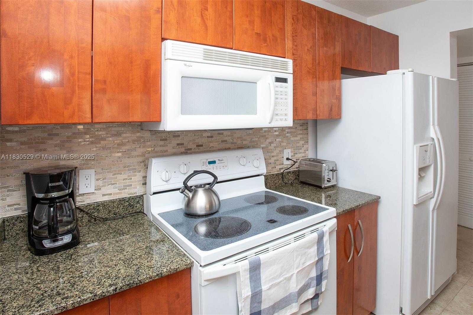 Small Image of 1200 BRICKELL BAY DR #2704, Miami Number 10