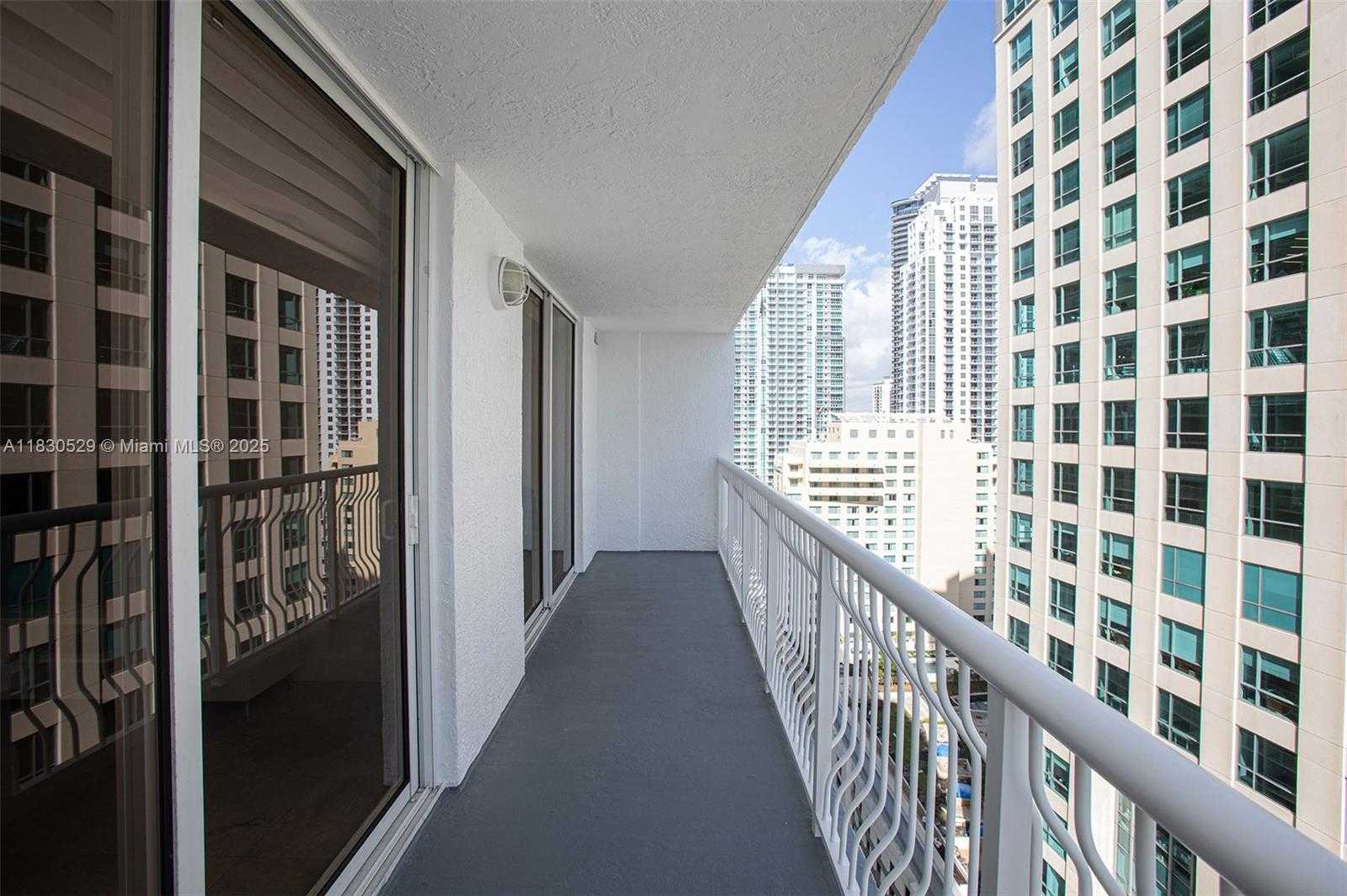 Small Image of 1200 BRICKELL BAY DR #2704, Miami Number 12