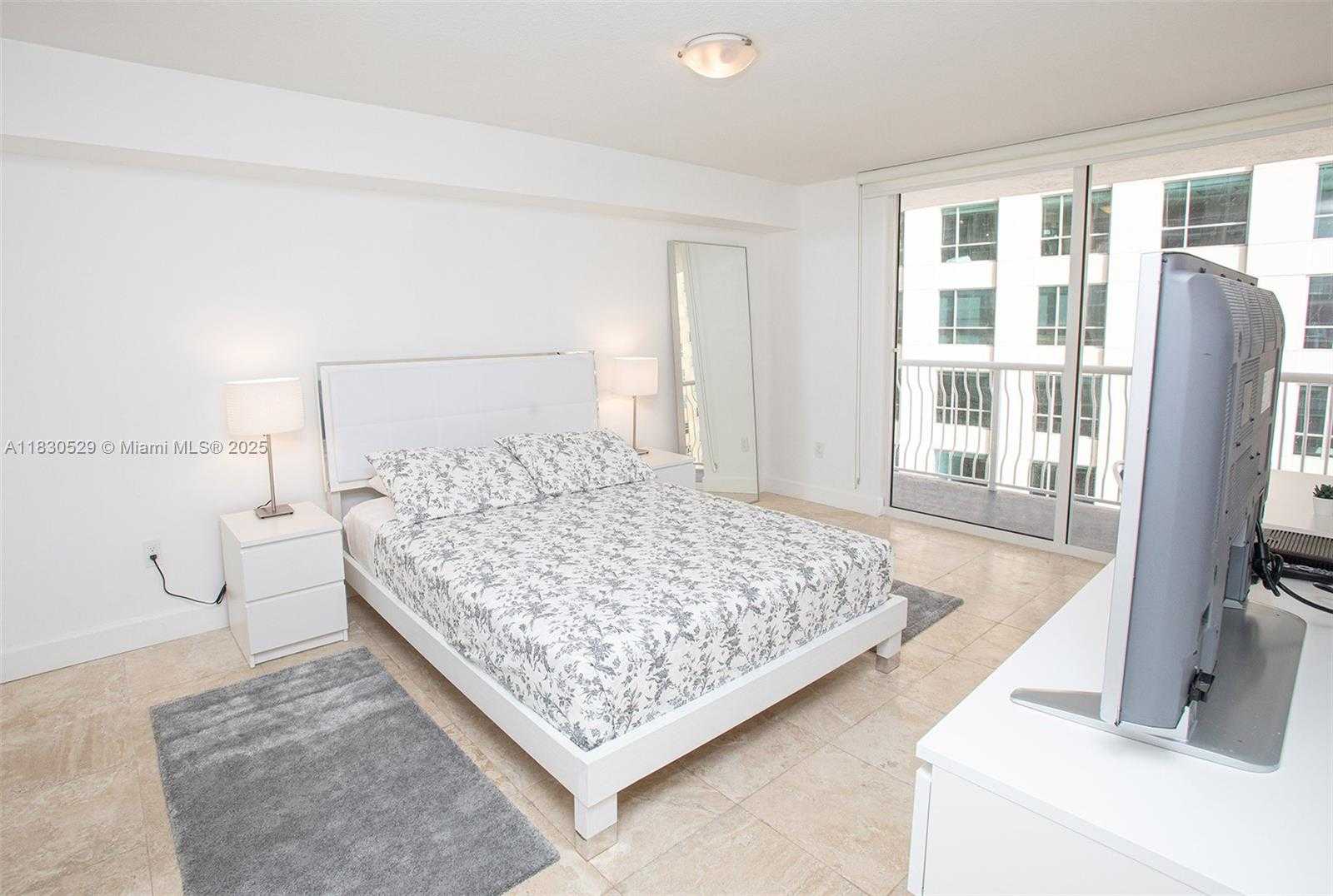Small Image of 1200 BRICKELL BAY DR #2704, Miami Number 13