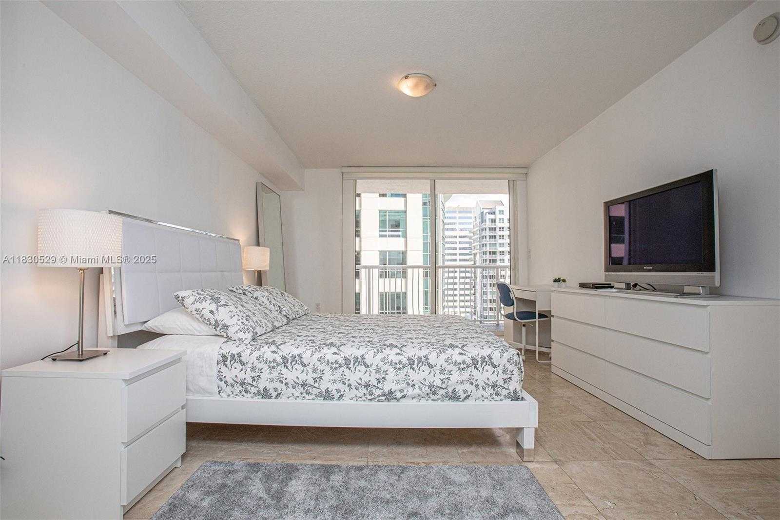 Small Image of 1200 BRICKELL BAY DR #2704, Miami Number 14