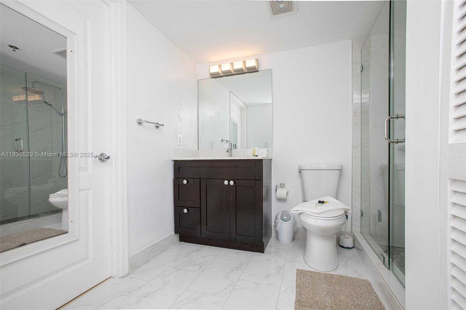 Small Image of 1200 BRICKELL BAY DR #2704, Miami Number 20