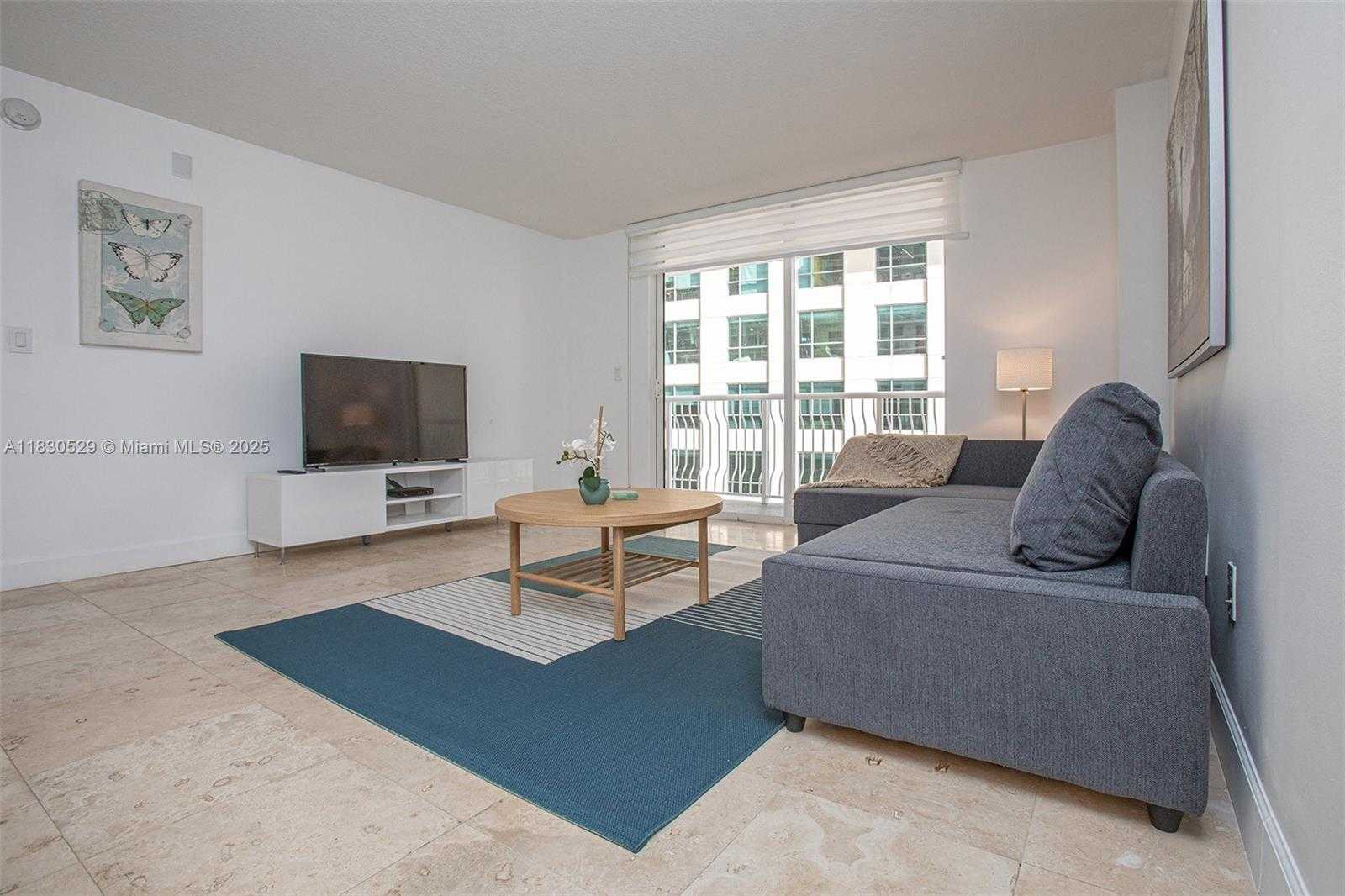 Small Image of 1200 BRICKELL BAY DR #2704, Miami Number 3