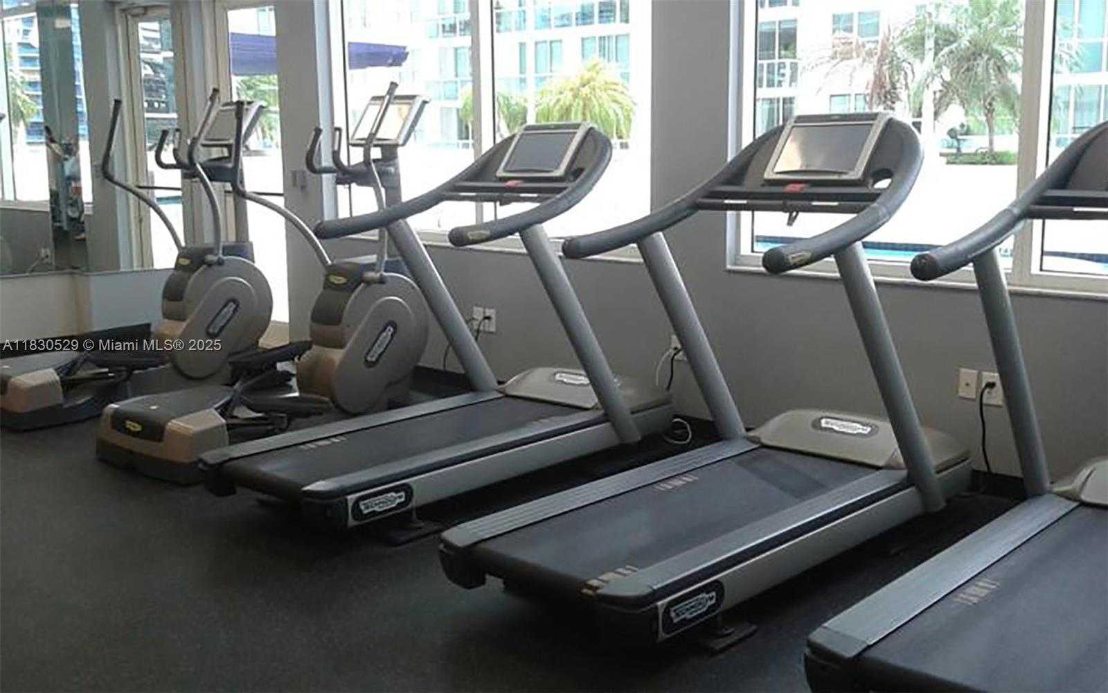 Small Image of 1200 BRICKELL BAY DR #2704, Miami Number 31