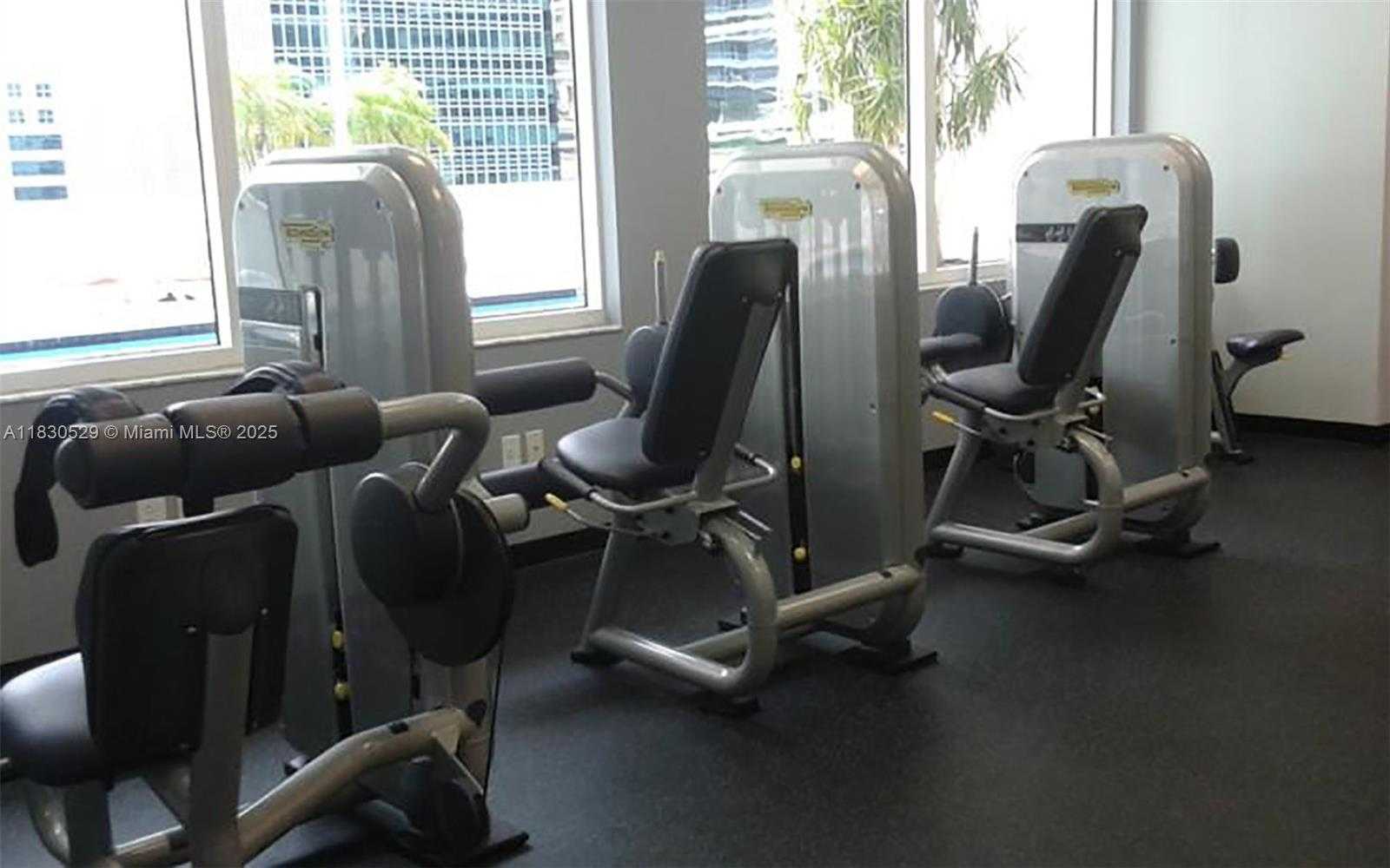 Small Image of 1200 BRICKELL BAY DR #2704, Miami Number 32