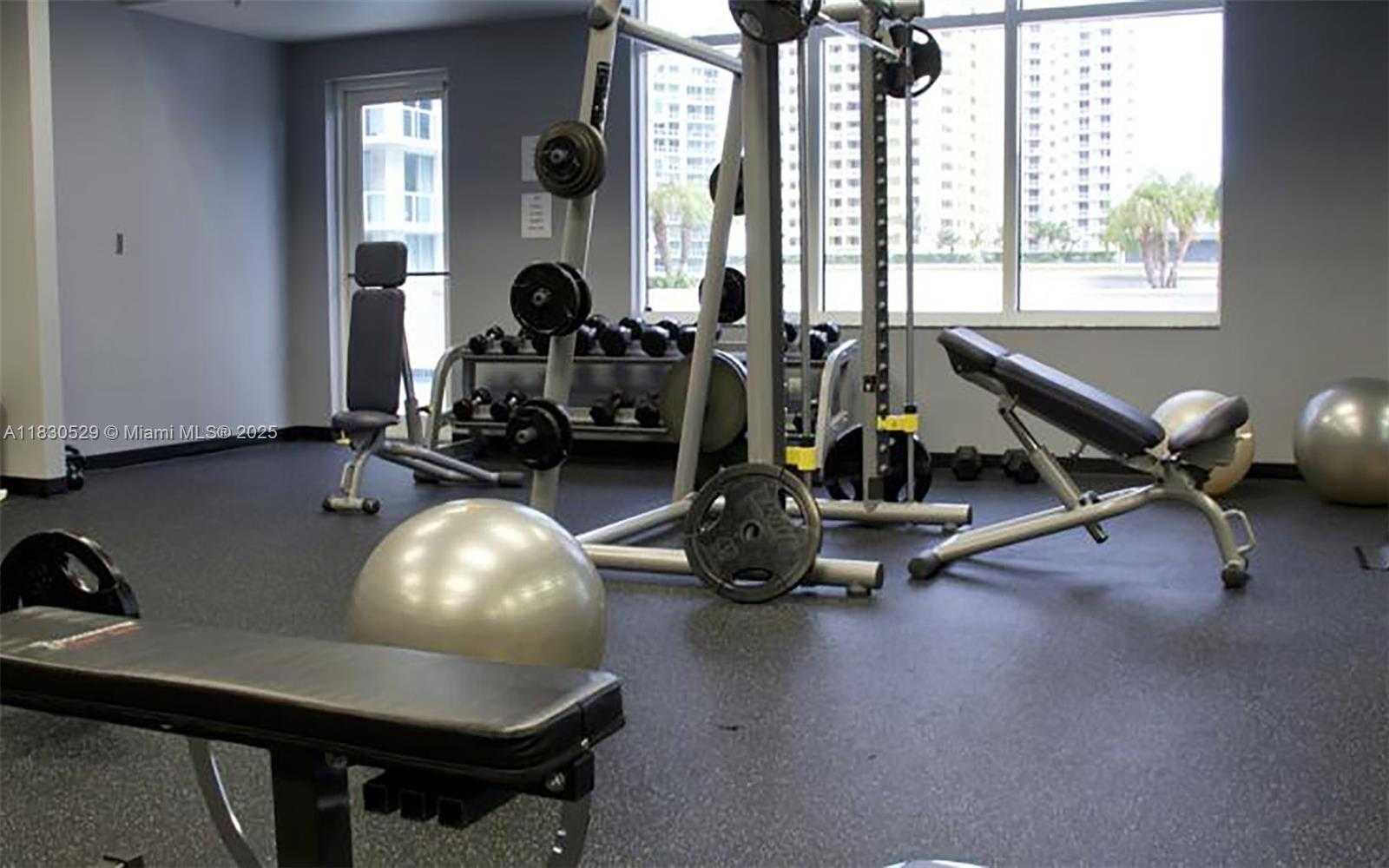 Small Image of 1200 BRICKELL BAY DR #2704, Miami Number 33