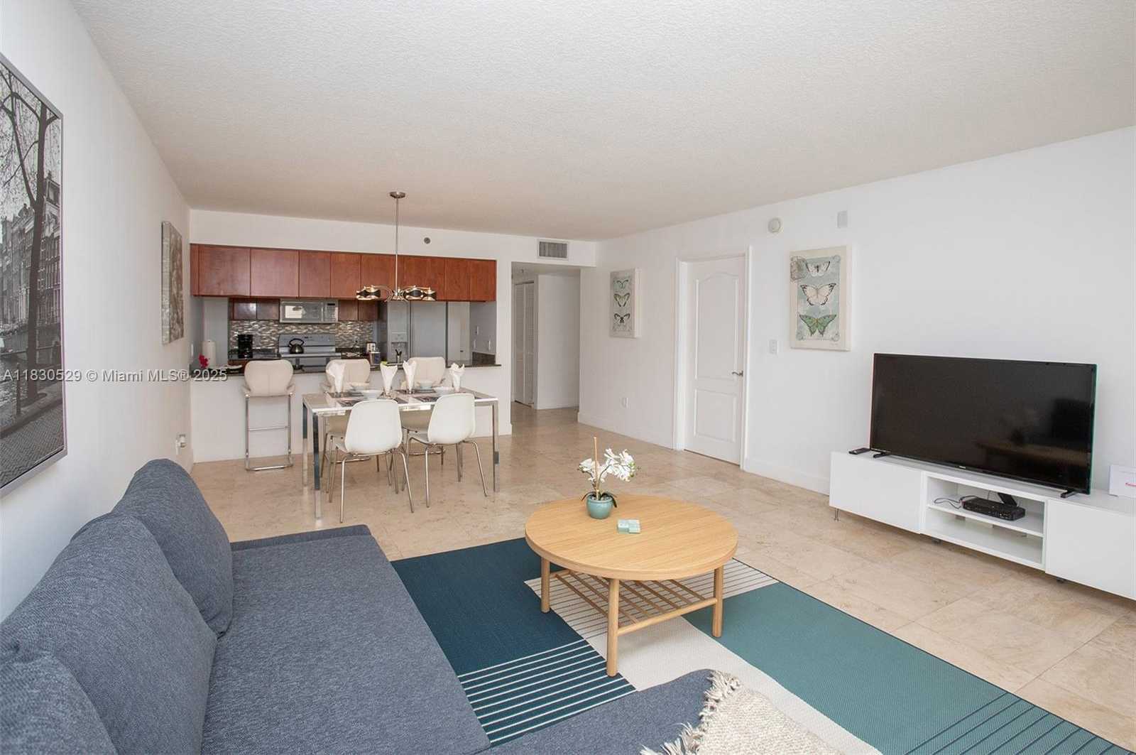 Small Image of 1200 BRICKELL BAY DR #2704, Miami Number 5