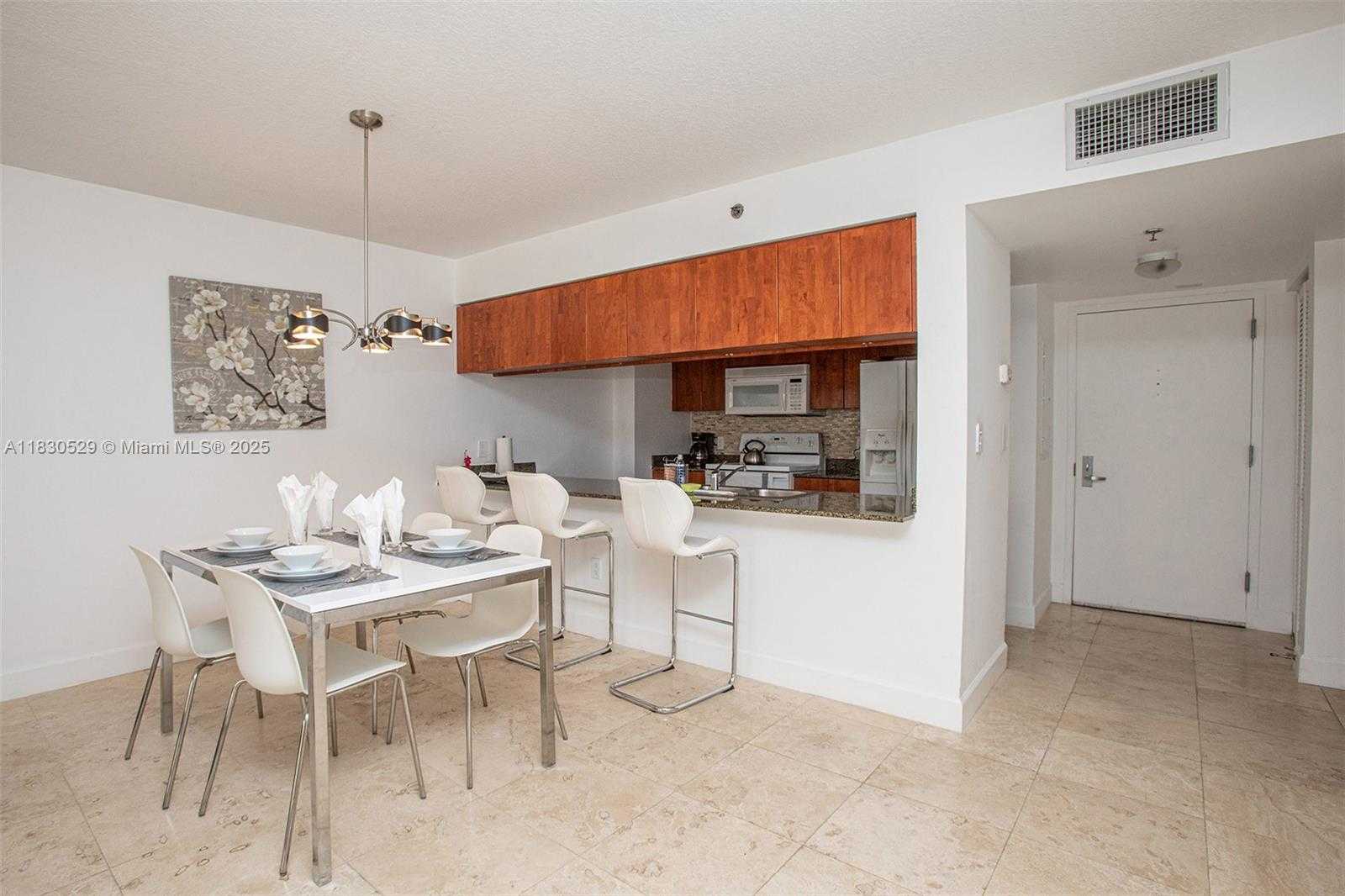 Small Image of 1200 BRICKELL BAY DR #2704, Miami Number 8