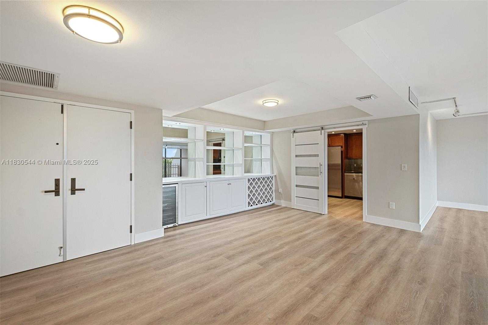 Small Image of 1 GROVE ISLE DR #A206, Miami Number 5