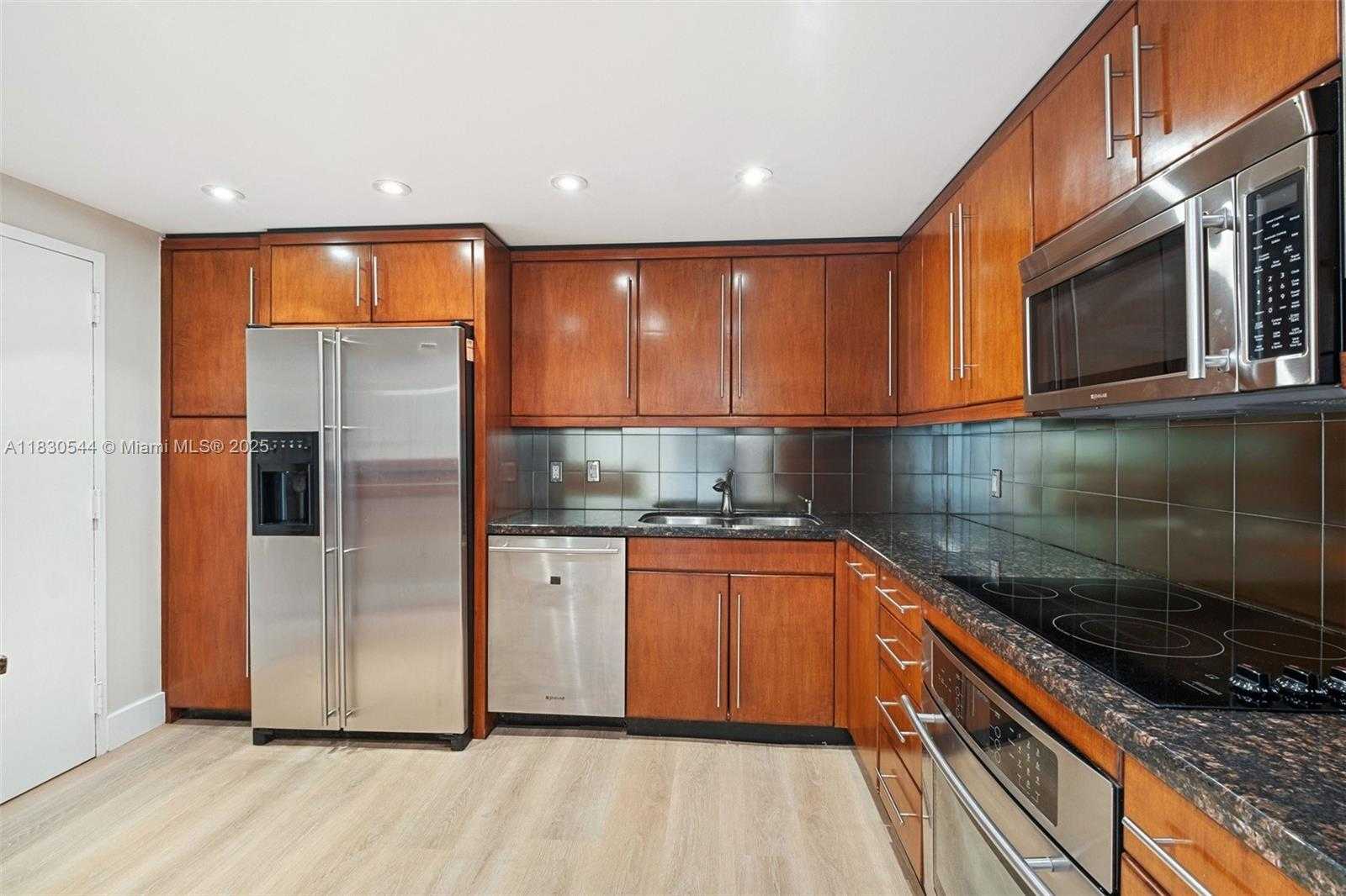 Small Image of 1 GROVE ISLE DR #A206, Miami Number 6