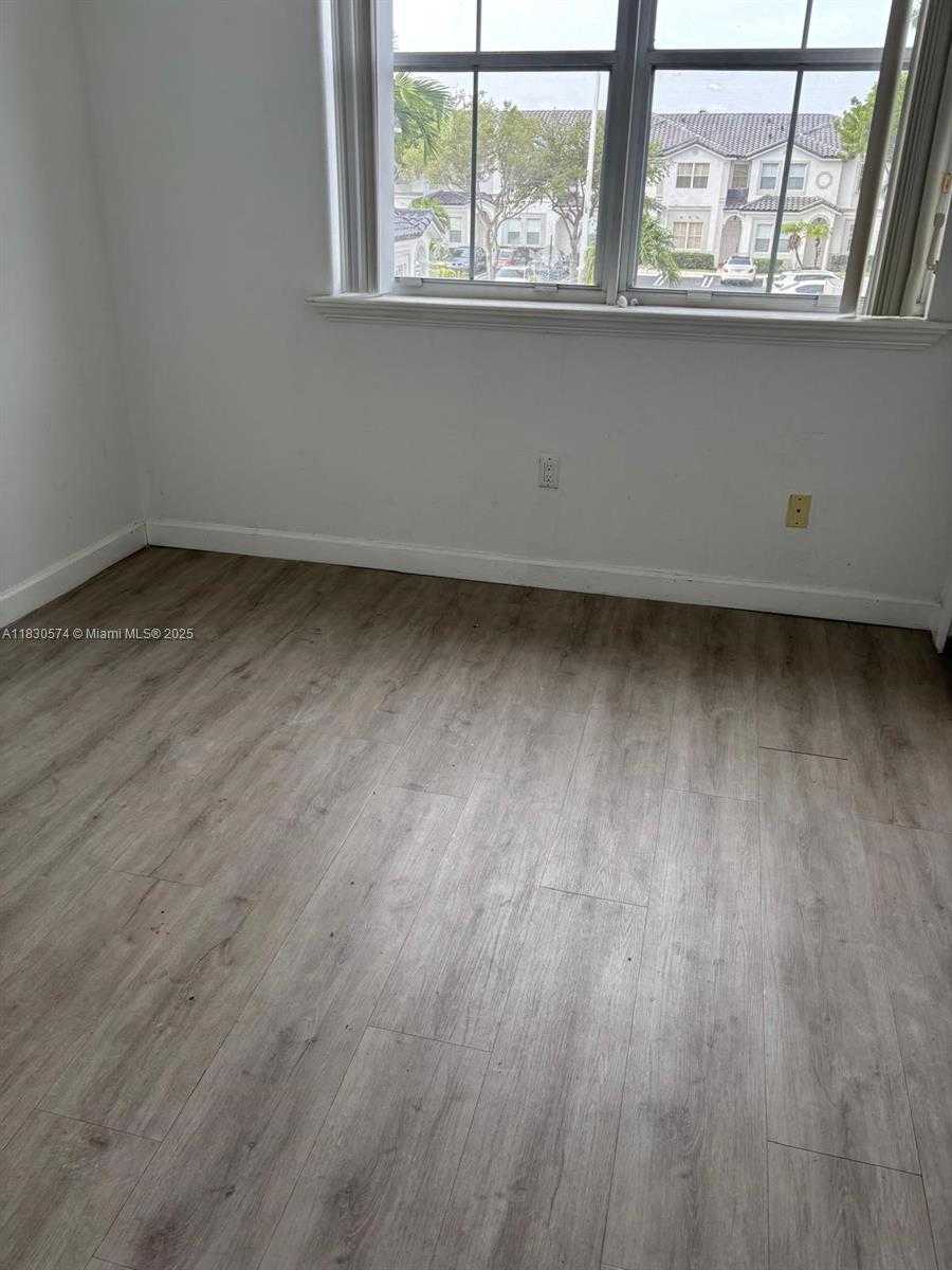 Small Image of 5420 NORTH WEST 107TH AVE #309, Doral Number 11