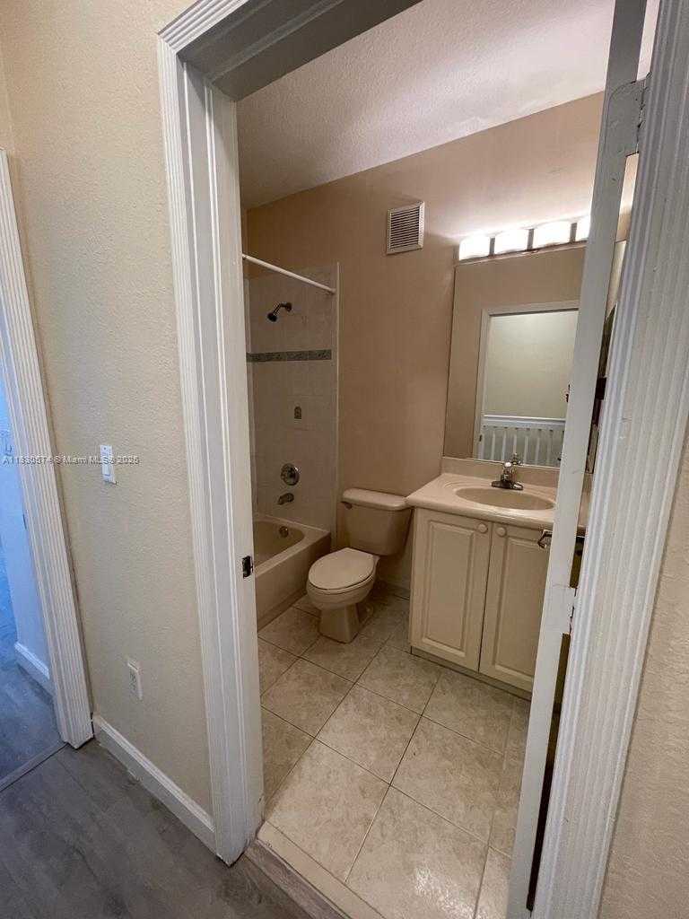 Small Image of 5420 NORTH WEST 107TH AVE #309, Doral Number 16