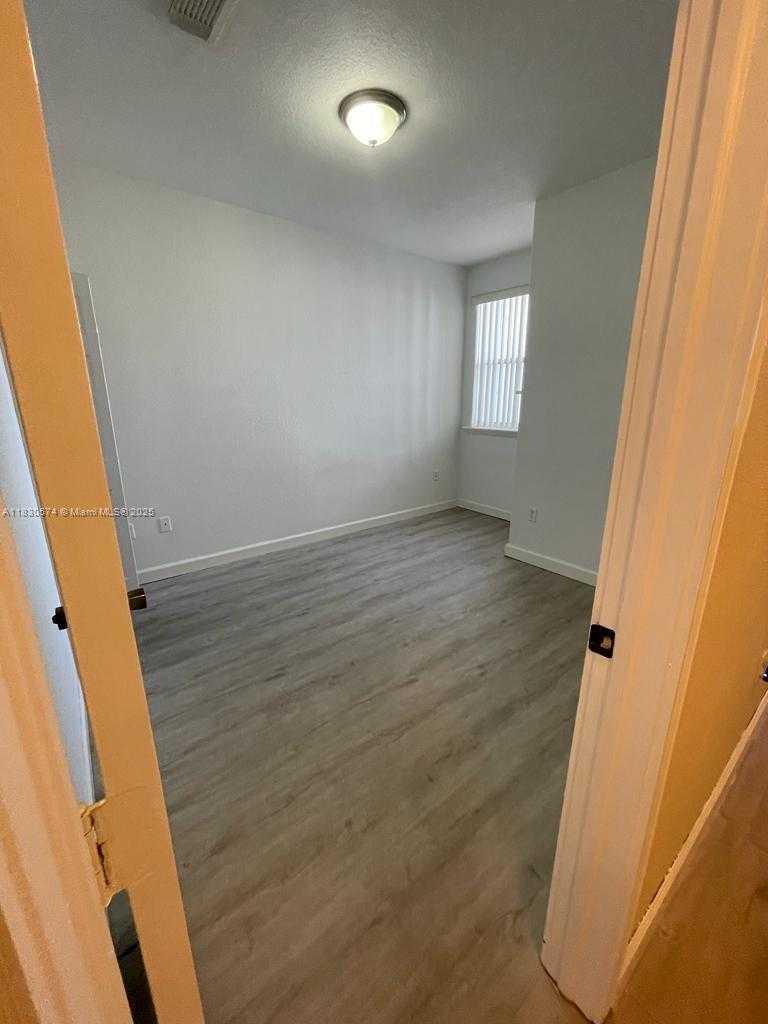 Small Image of 5420 NORTH WEST 107TH AVE #309, Doral Number 17