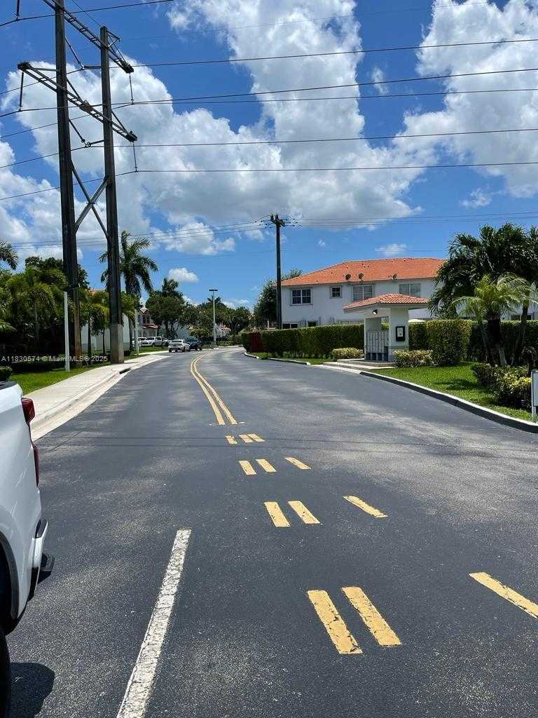Small Image of 5420 NORTH WEST 107TH AVE #309, Doral Number 4