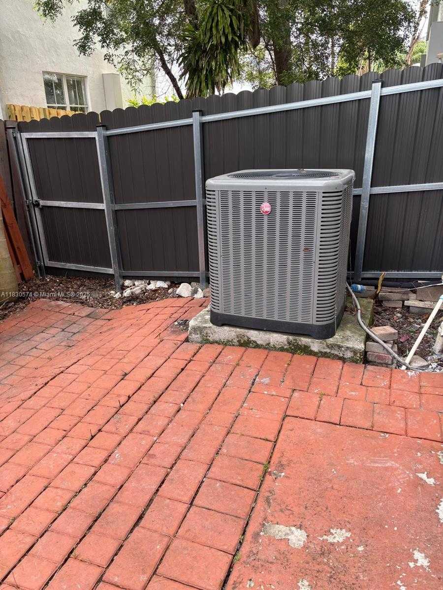 Small Image of 5420 NORTH WEST 107TH AVE #309, Doral Number 6