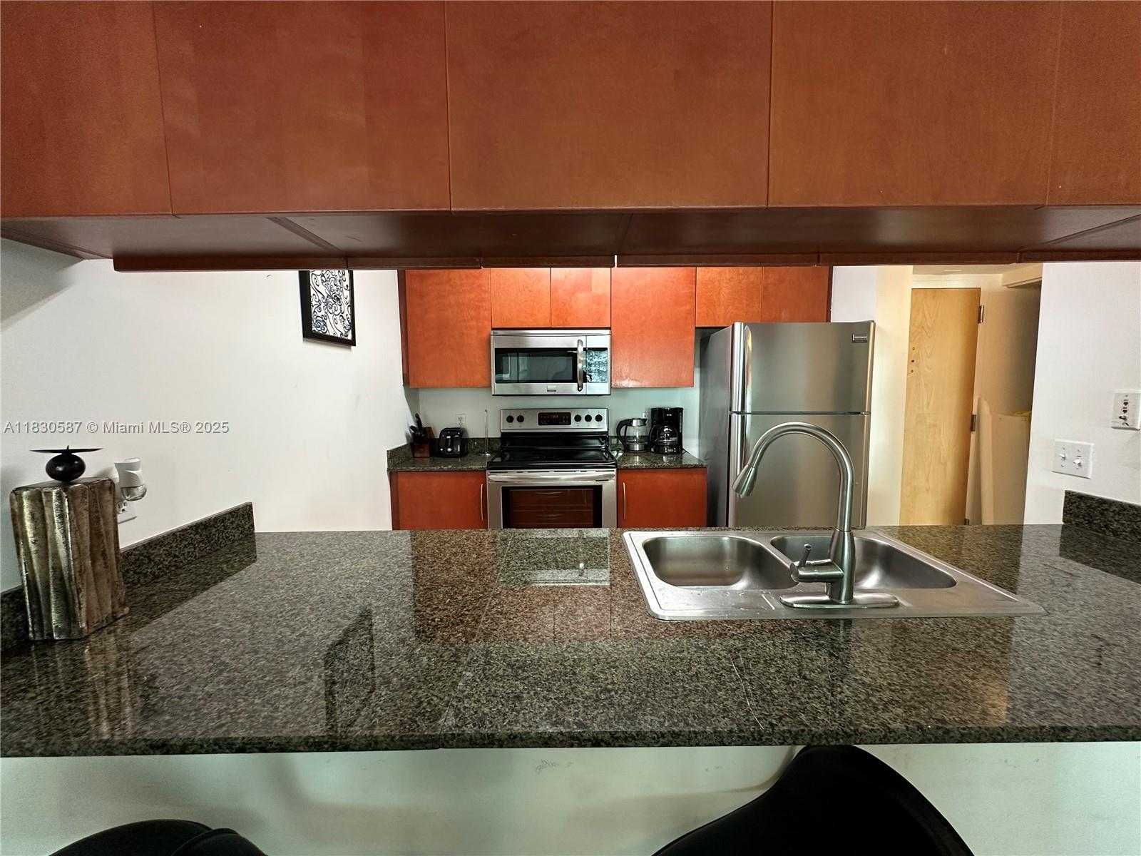 Small Image of 1200 BRICKELL BAY DR #4007, Miami Number 4