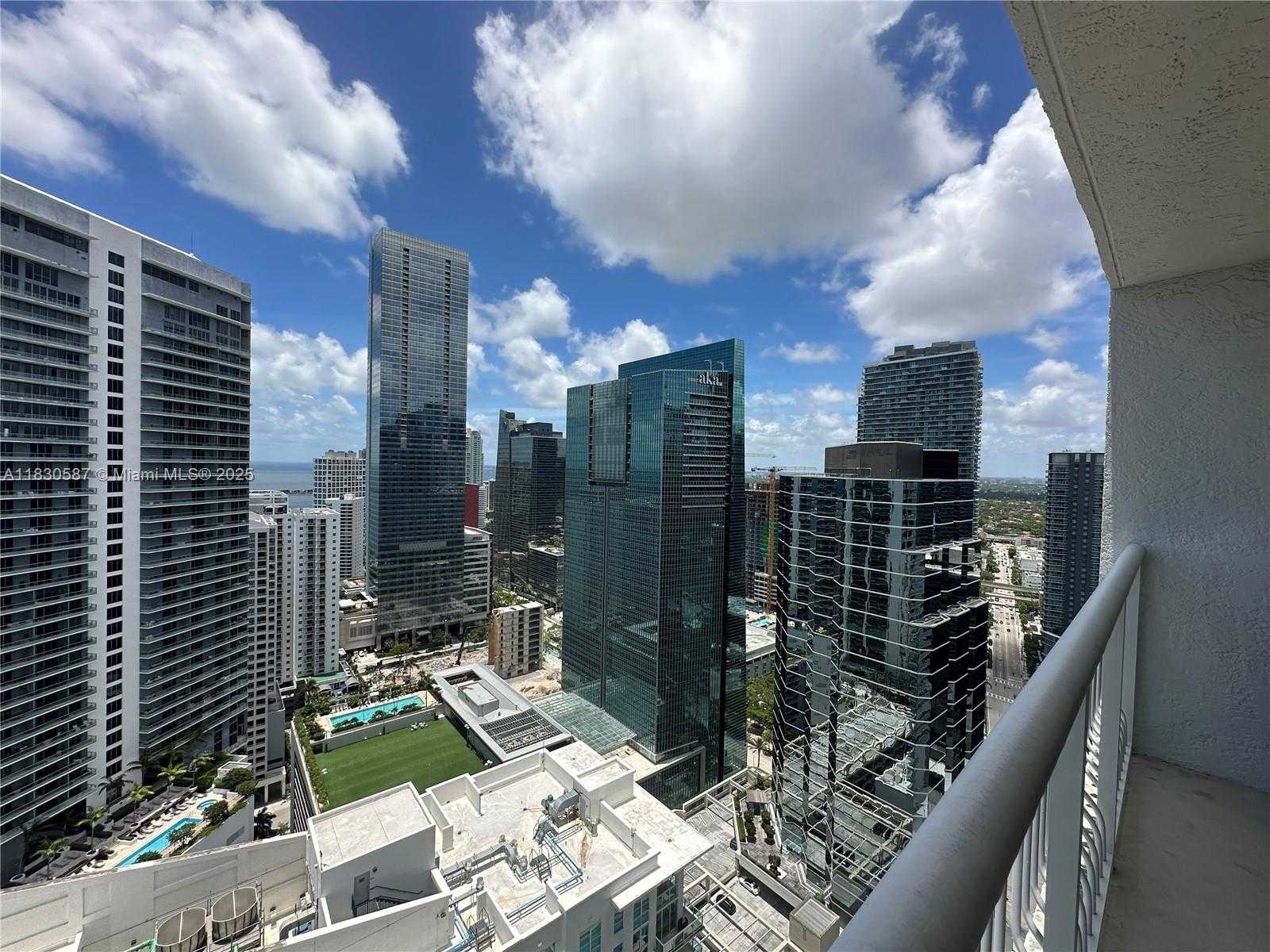 Small Image of 1200 BRICKELL BAY DR #4007, Miami Number 6