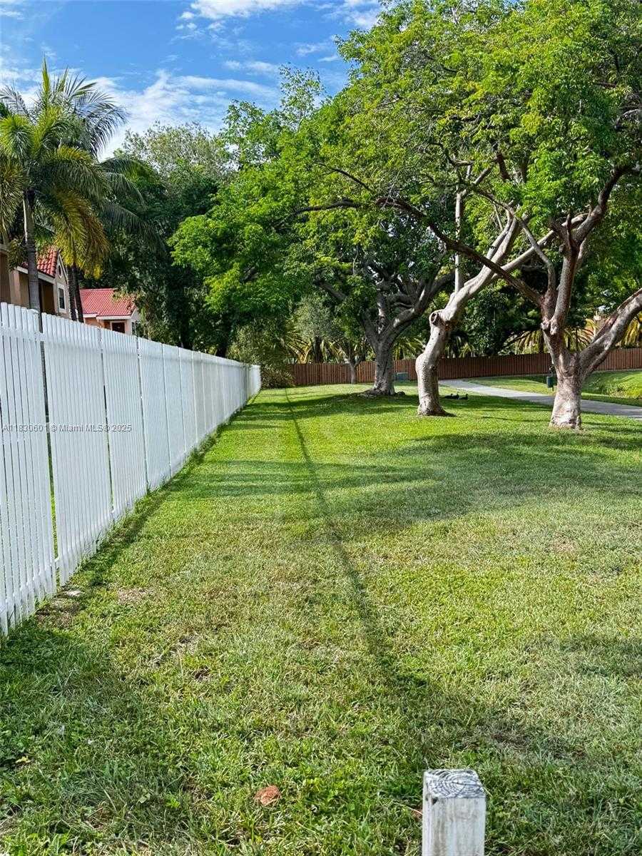 Small Image of 10441 SOUTH WEST 155TH CT #914, Miami Number 5