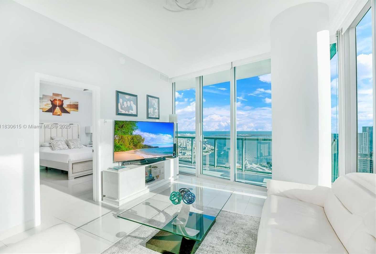 Small Image of 888 BISCAYNE BLVD #5301, Miami Number 10