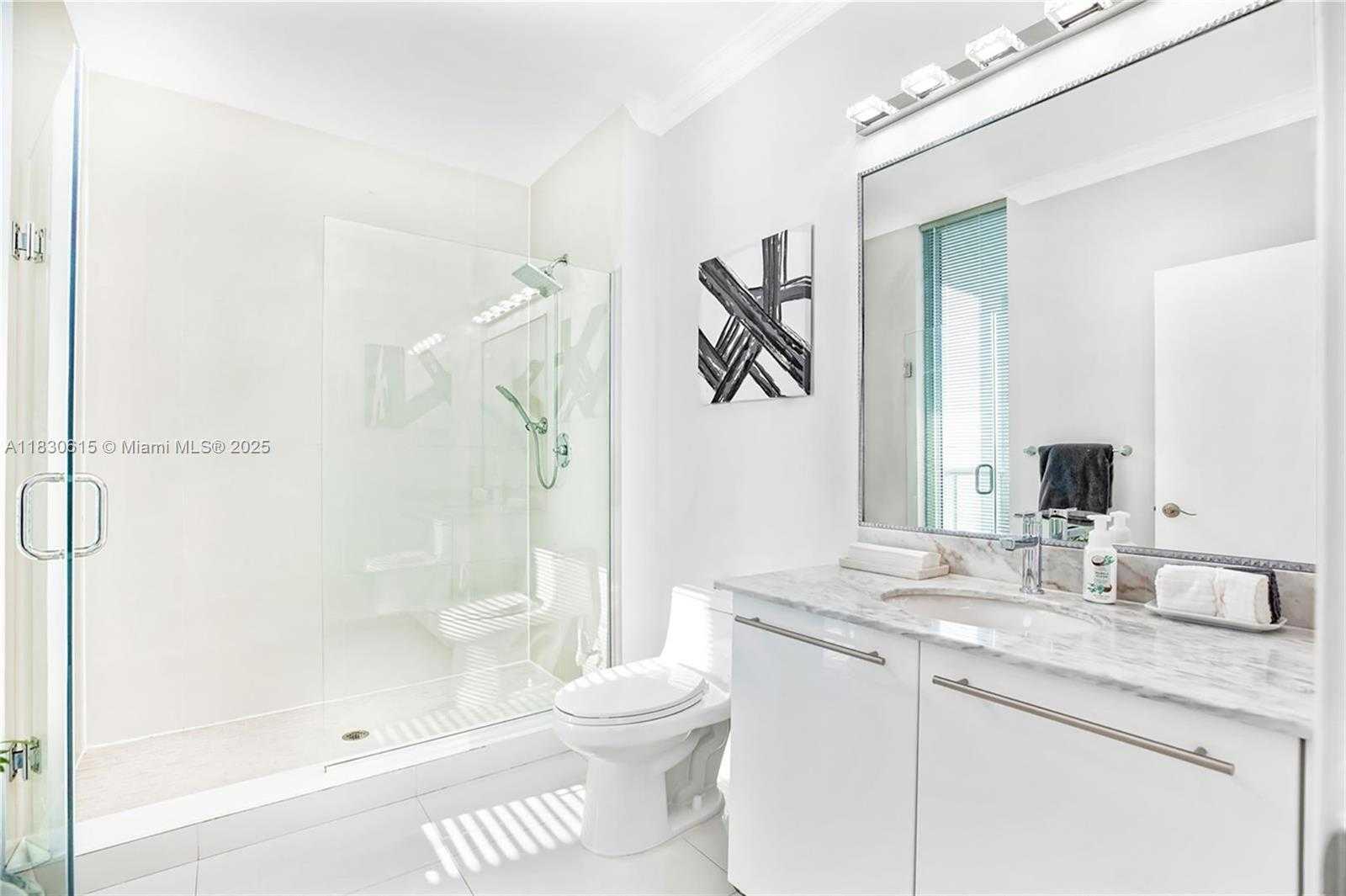 Small Image of 888 BISCAYNE BLVD #5301, Miami Number 16