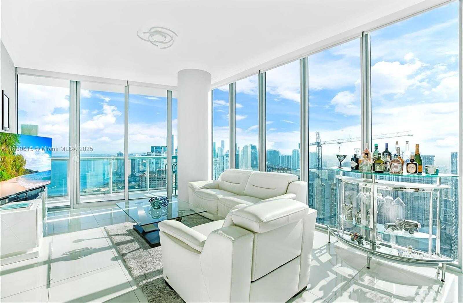 Small Image of 888 BISCAYNE BLVD #5301, Miami Number 2