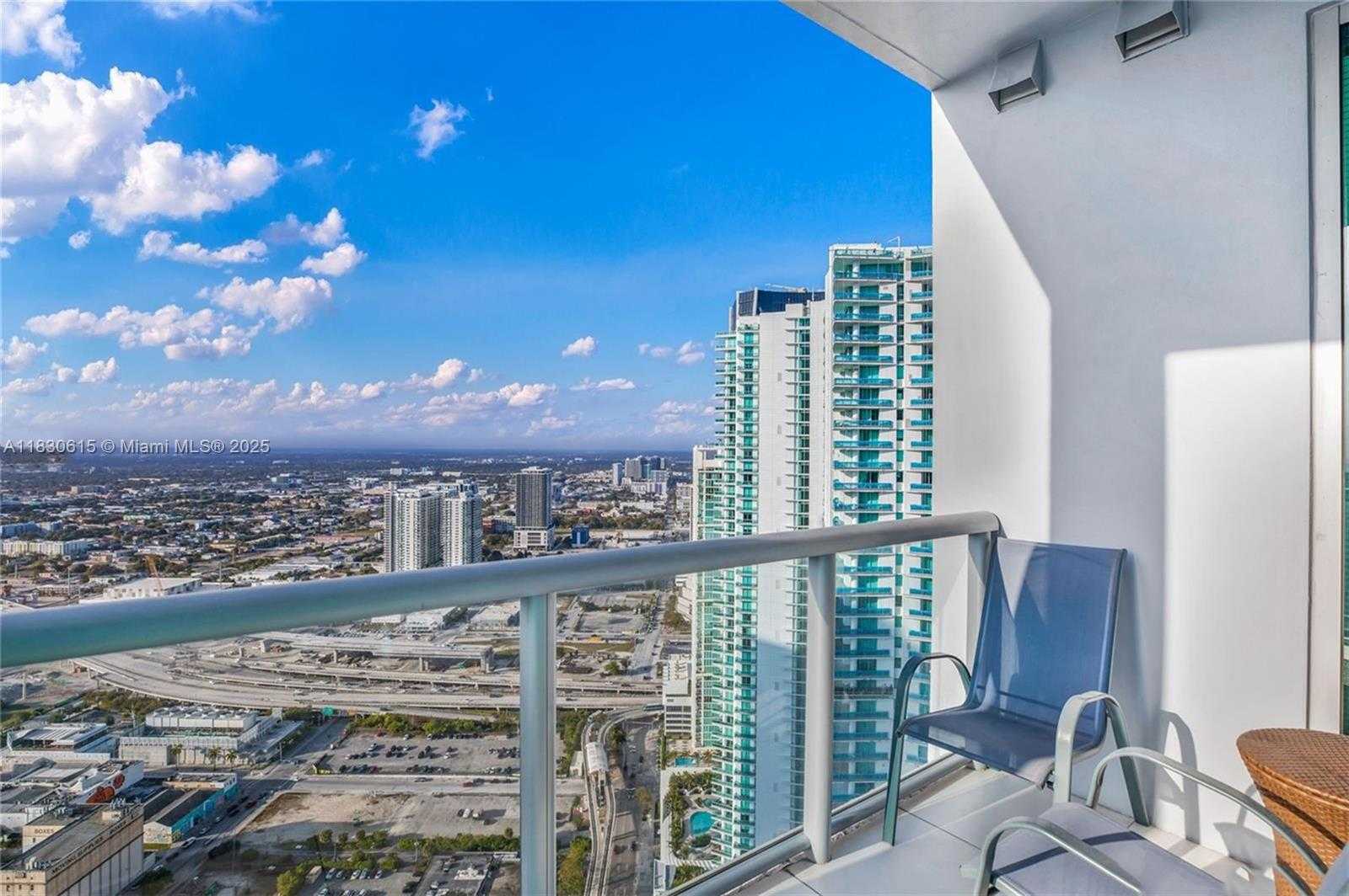 Small Image of 888 BISCAYNE BLVD #5301, Miami Number 23