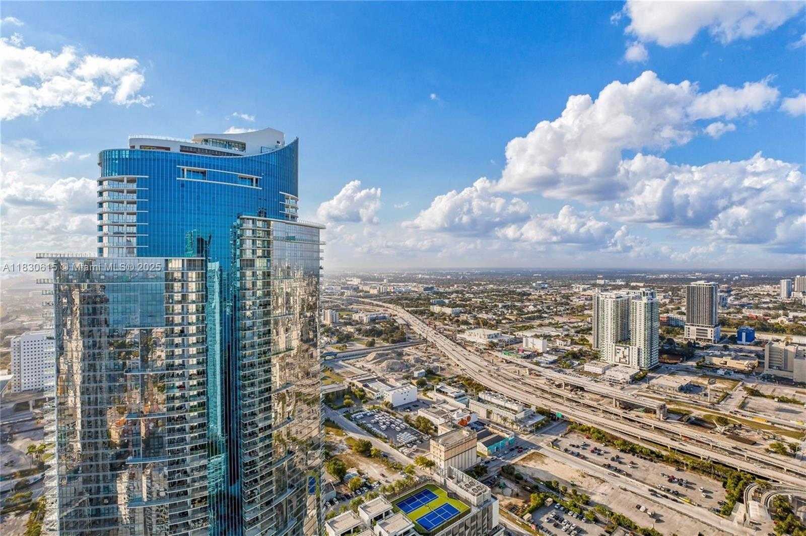 Small Image of 888 BISCAYNE BLVD #5301, Miami Number 24
