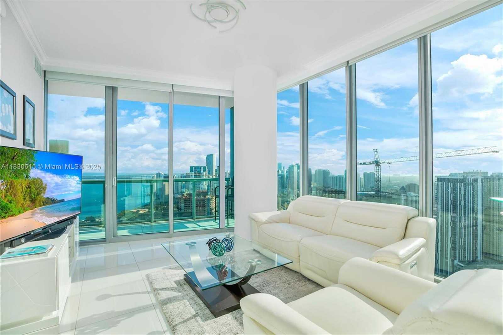 Small Image of 888 BISCAYNE BLVD #5301, Miami Number 3