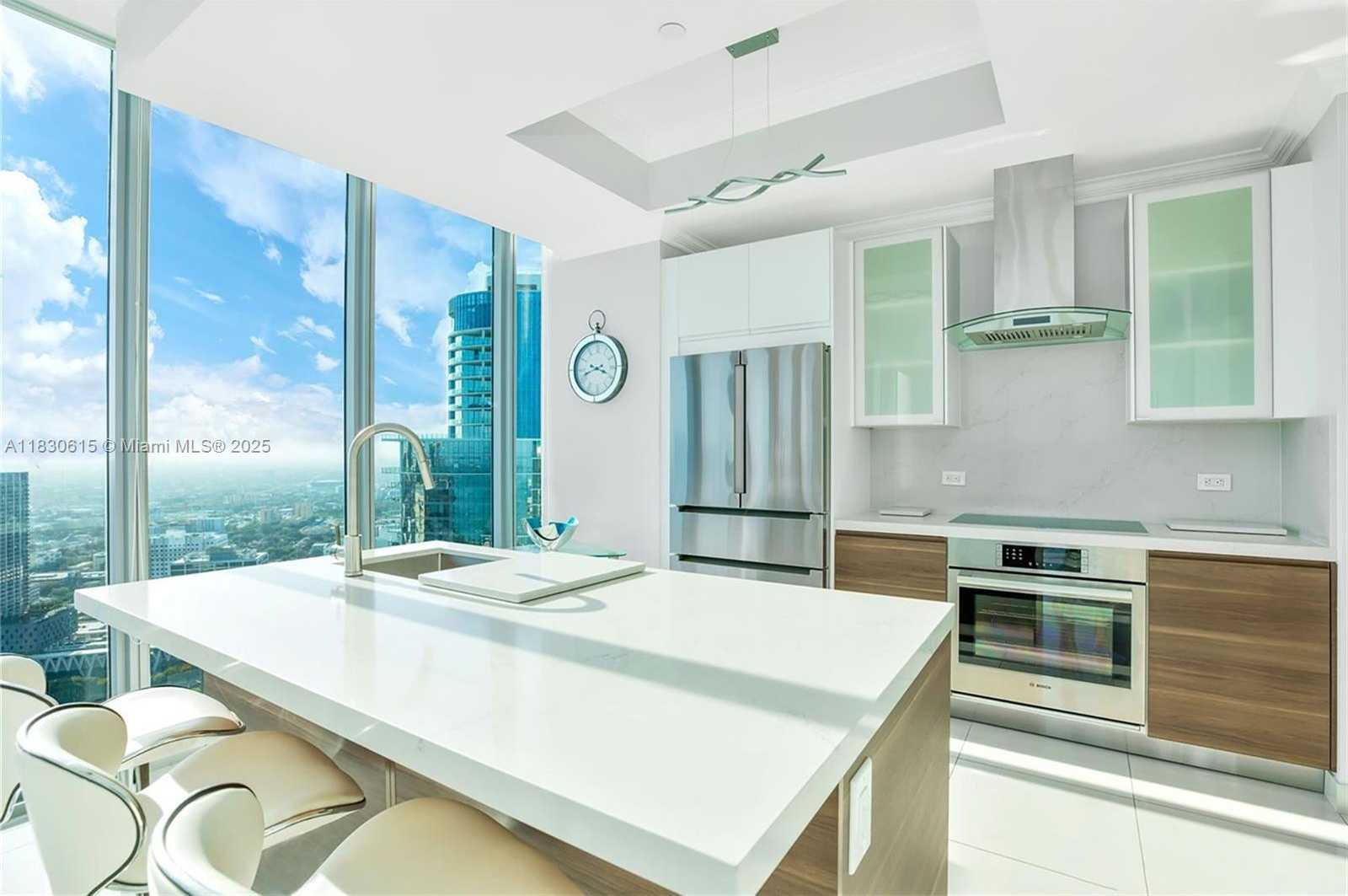 Small Image of 888 BISCAYNE BLVD #5301, Miami Number 6