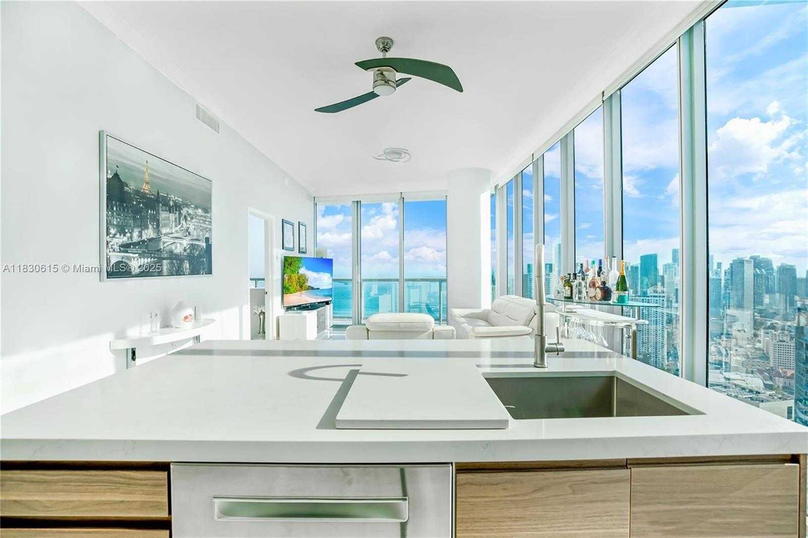Small Image of 888 BISCAYNE BLVD #5301, Miami Number 9