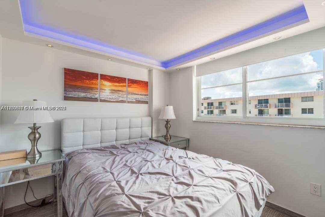 Small Image of 401 OCEAN DR #1009, Miami Beach Number 6