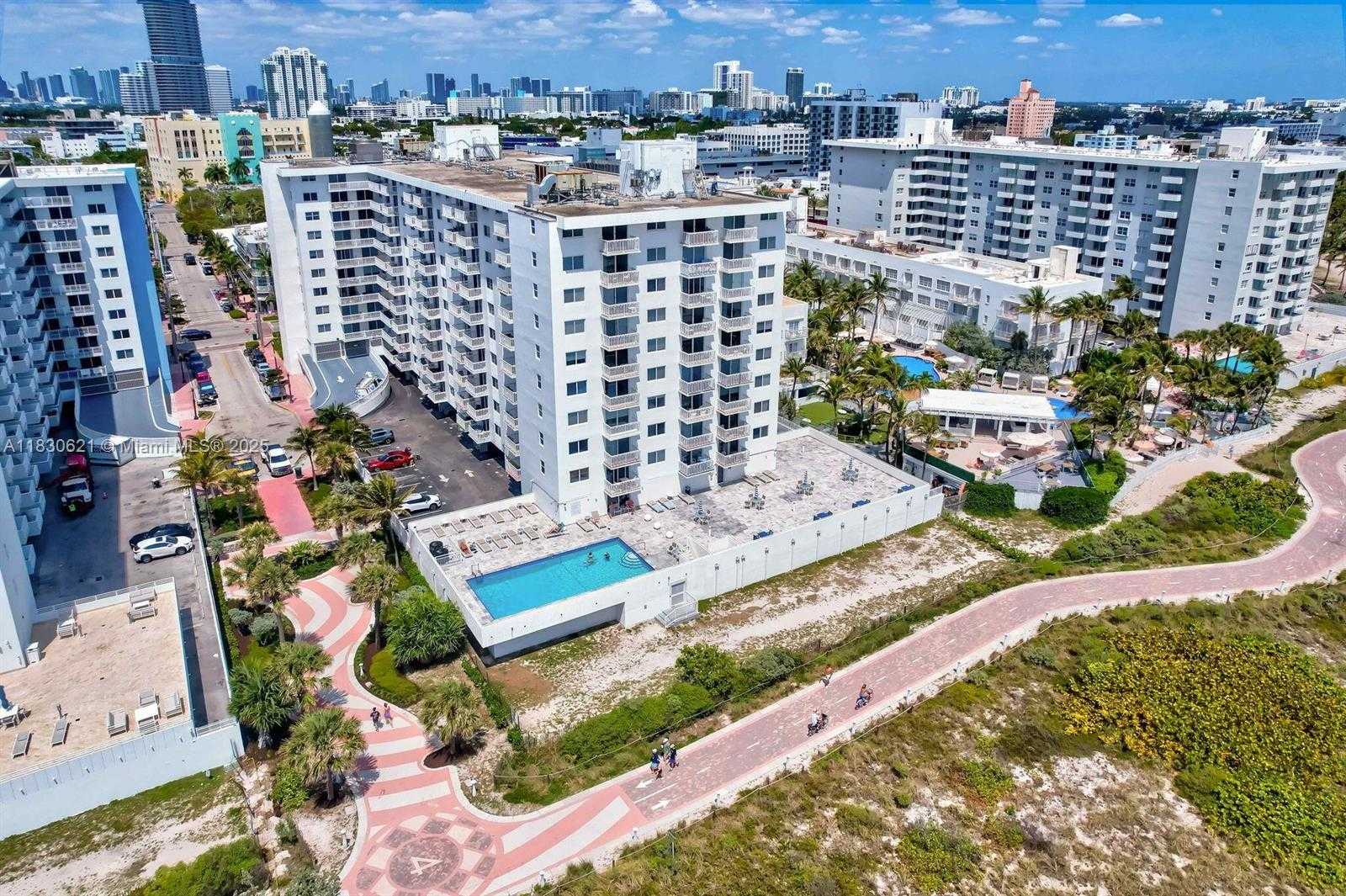 Small Image of 401 OCEAN DR #1009, Miami Beach Number 9