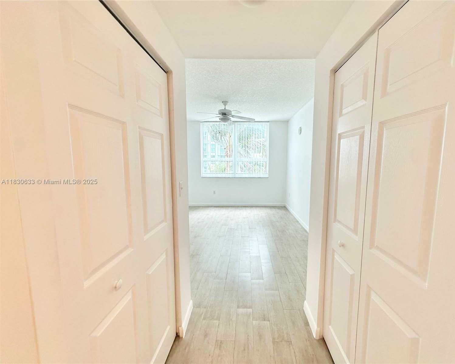 Small Image of 2000 NORTH BAYSHORE DRIVE #404, Miami Number 11