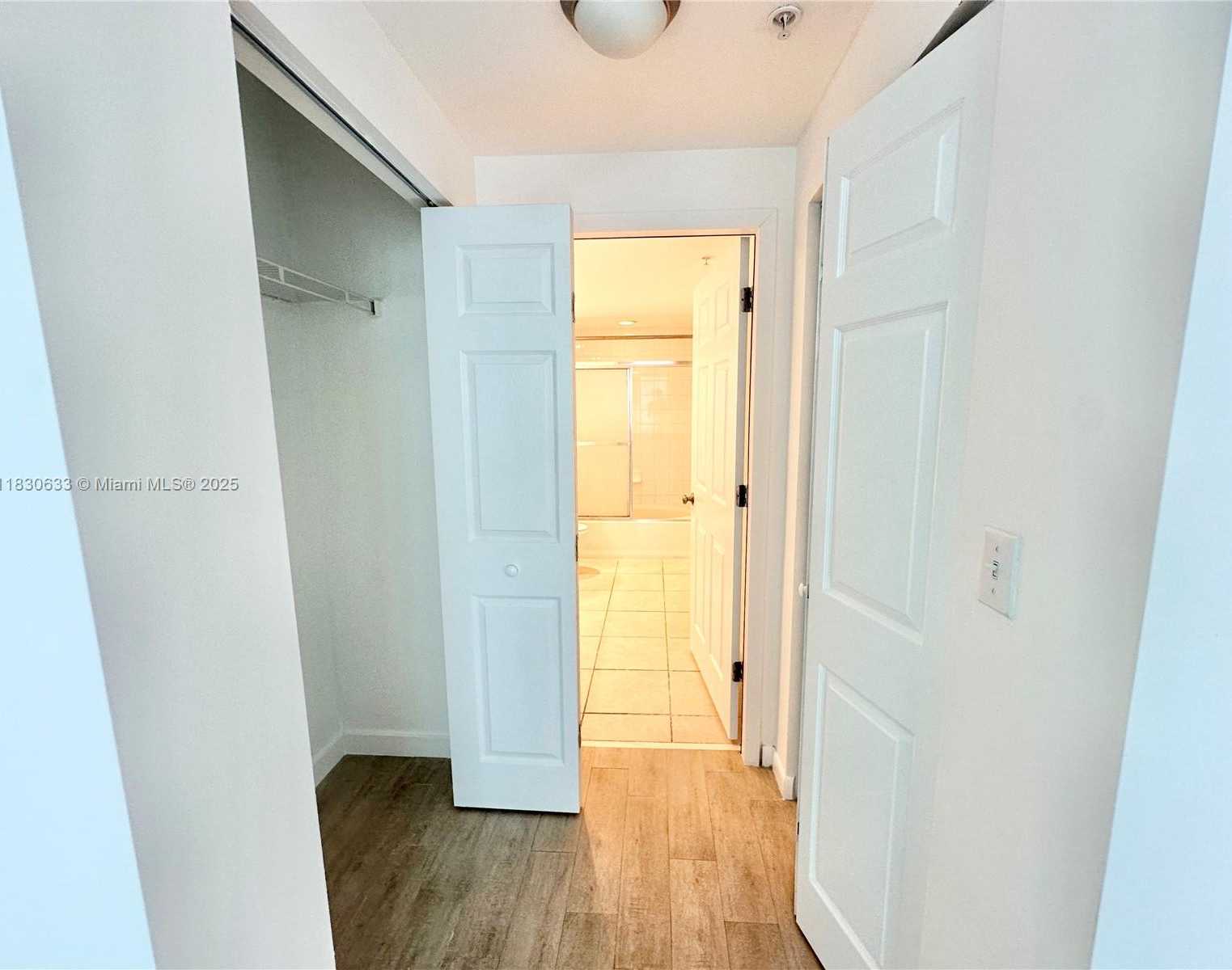 Small Image of 2000 NORTH BAYSHORE DRIVE #404, Miami Number 12