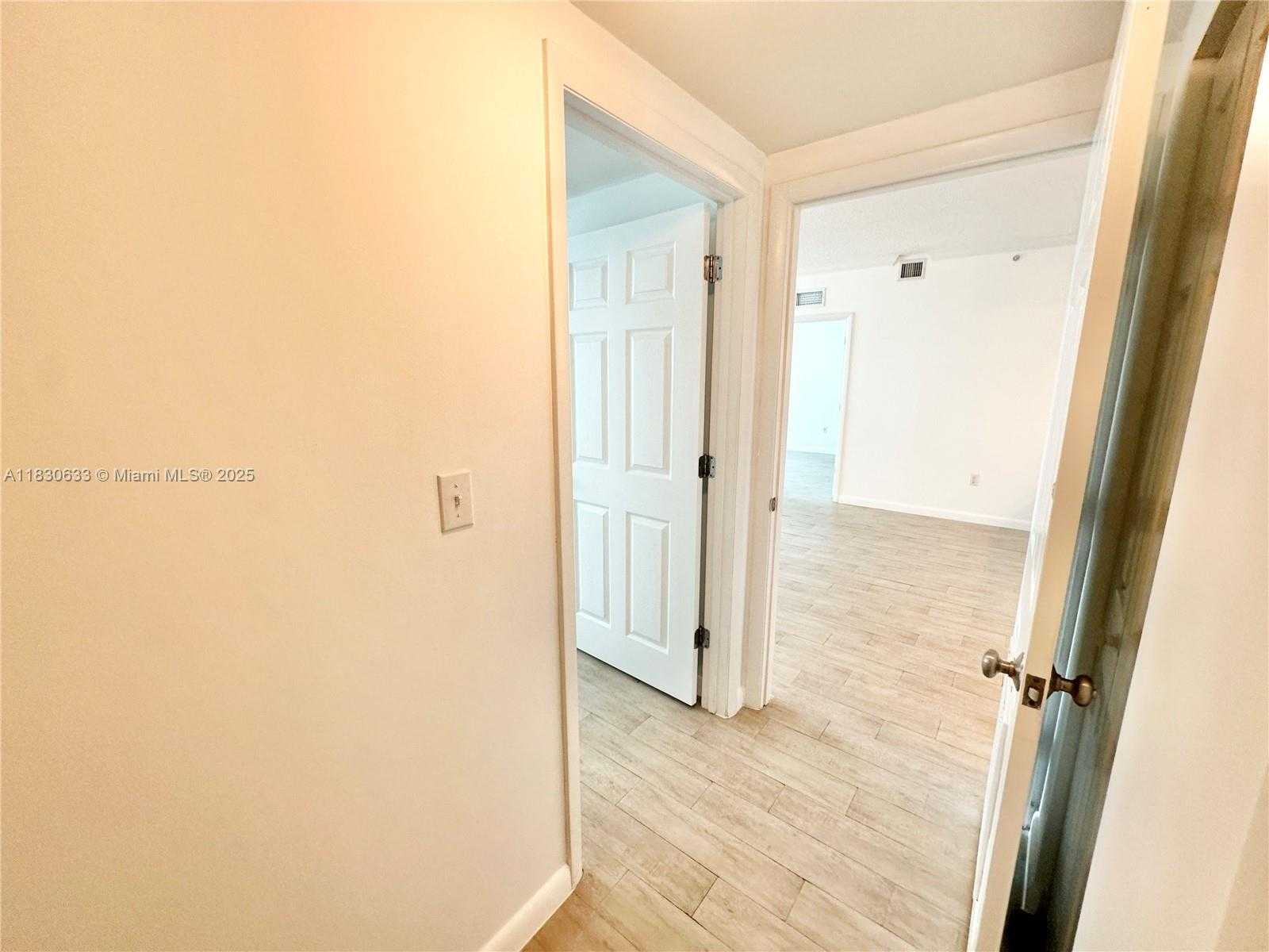 Small Image of 2000 NORTH BAYSHORE DRIVE #404, Miami Number 13