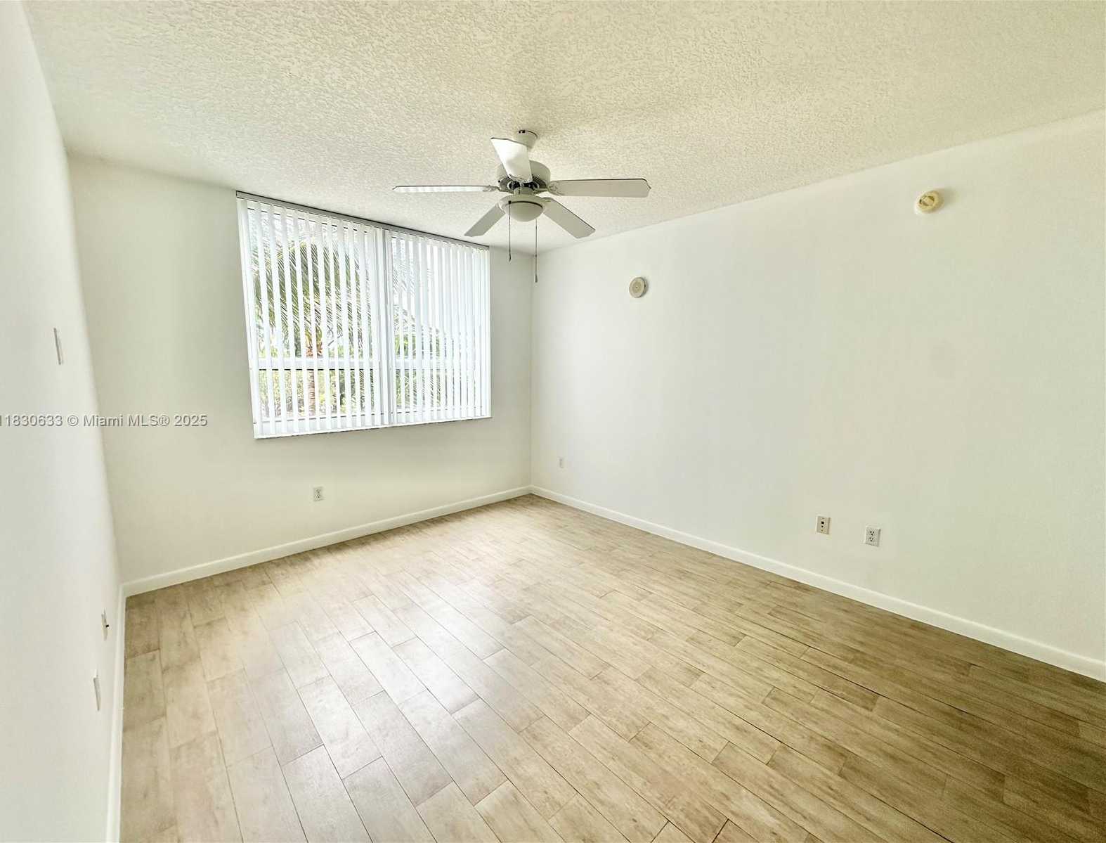 Small Image of 2000 NORTH BAYSHORE DRIVE #404, Miami Number 15