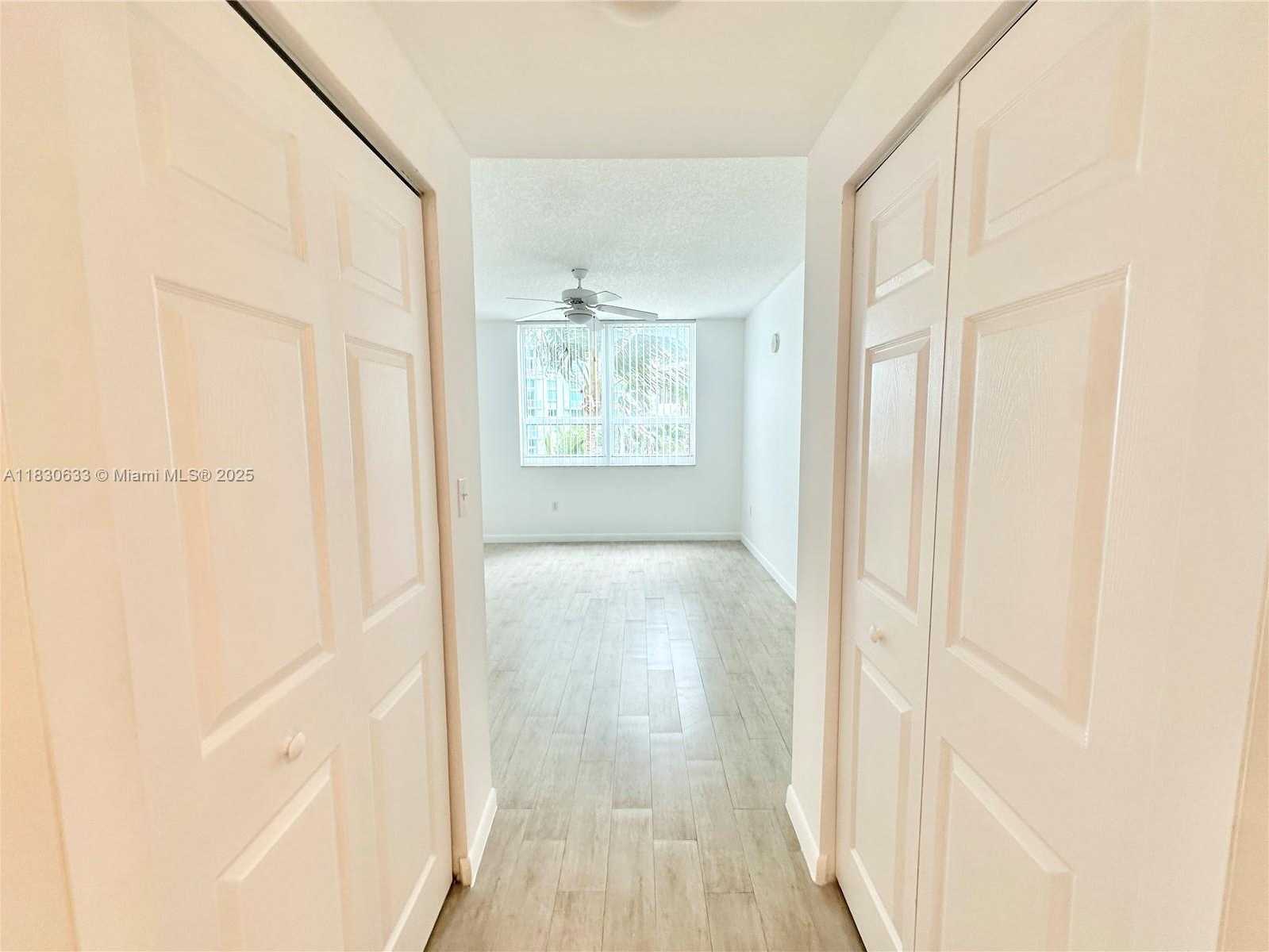 Small Image of 2000 NORTH BAYSHORE DRIVE #404, Miami Number 19