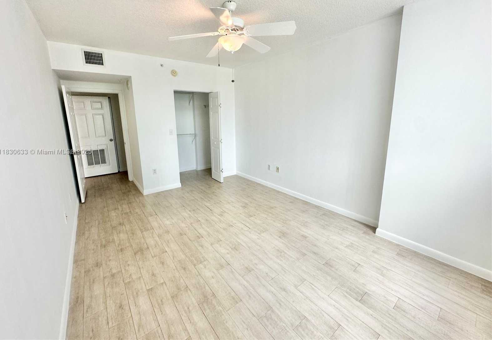 Small Image of 2000 NORTH BAYSHORE DRIVE #404, Miami Number 21