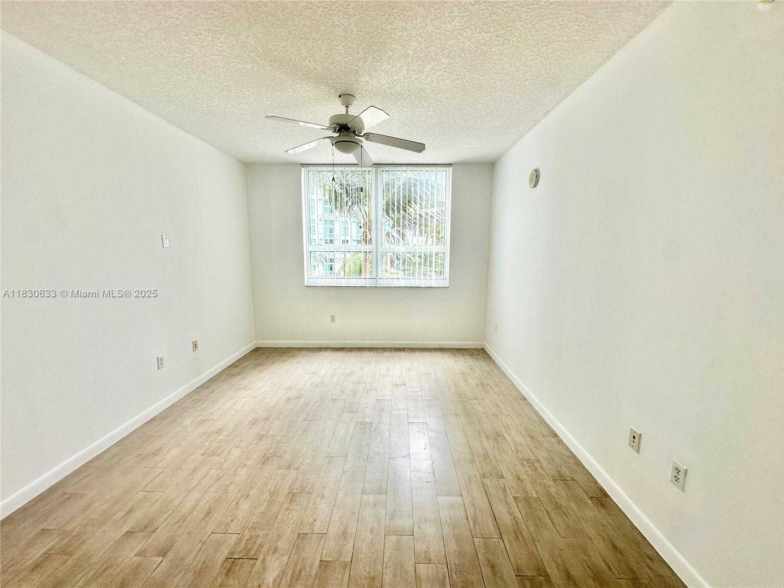Small Image of 2000 NORTH BAYSHORE DRIVE #404, Miami Number 23