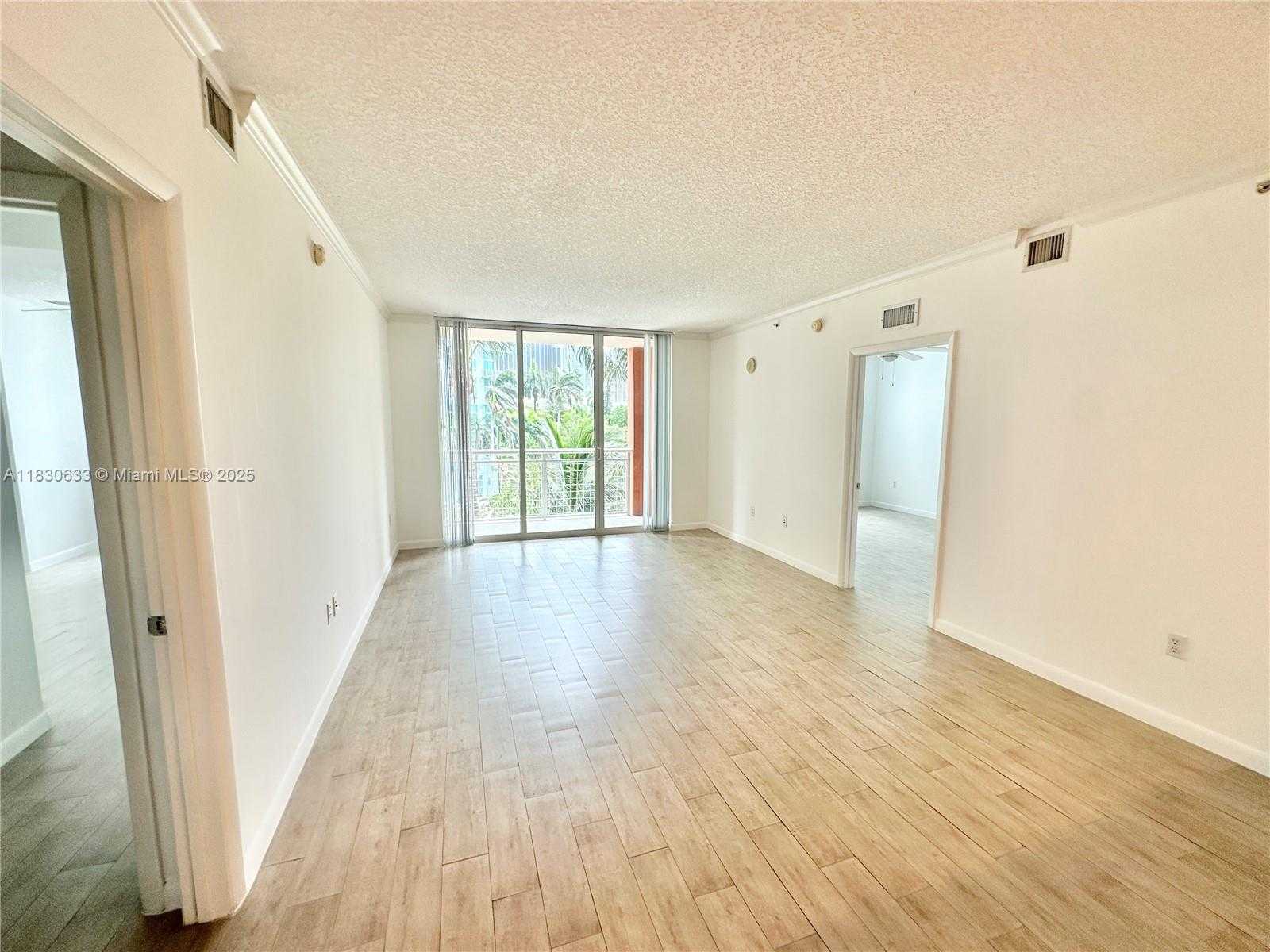 Small Image of 2000 NORTH BAYSHORE DRIVE #404, Miami Number 3