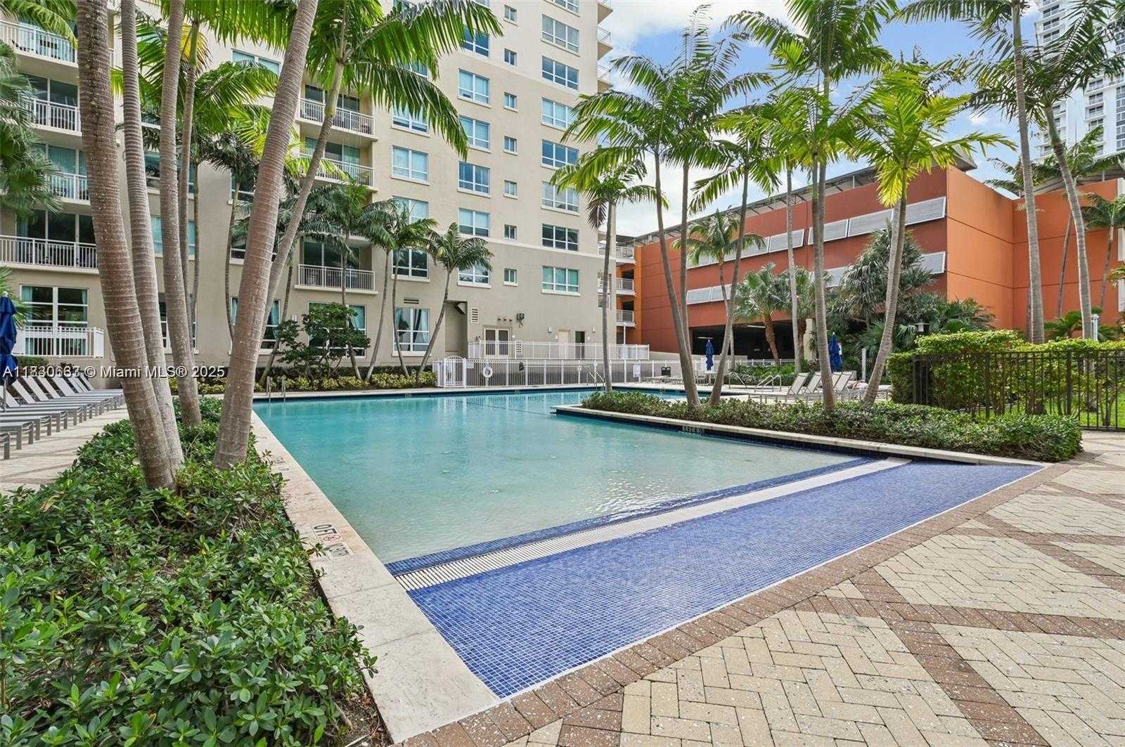 Small Image of 2000 NORTH BAYSHORE DRIVE #404, Miami Number 43