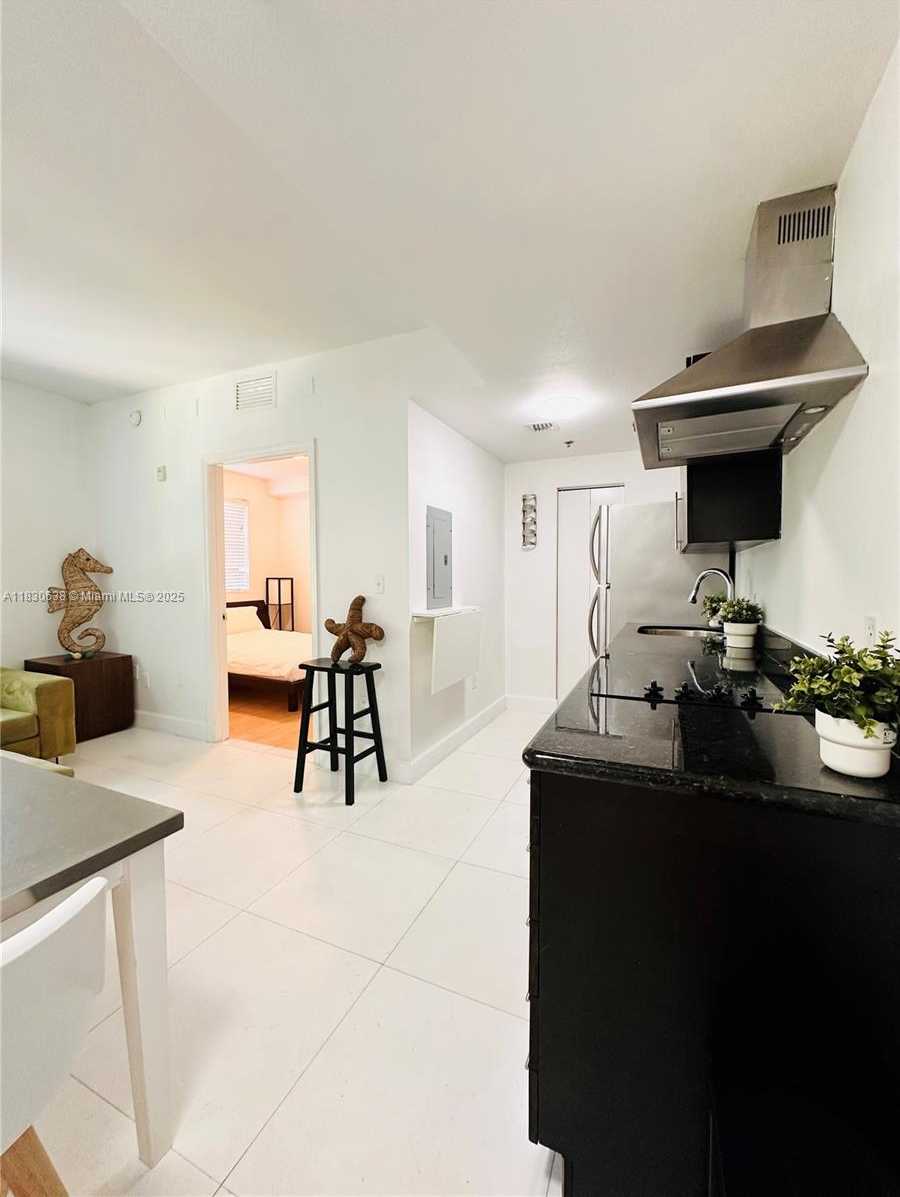 Small Image of 1300 PENNSYLVANIA AVENUE #300, Miami Beach Number 3