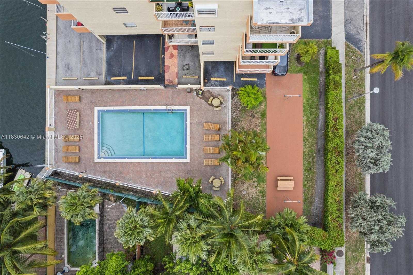 Small Image of 3545 NORTH EAST 167TH ST #402, North Miami Beach Number 3