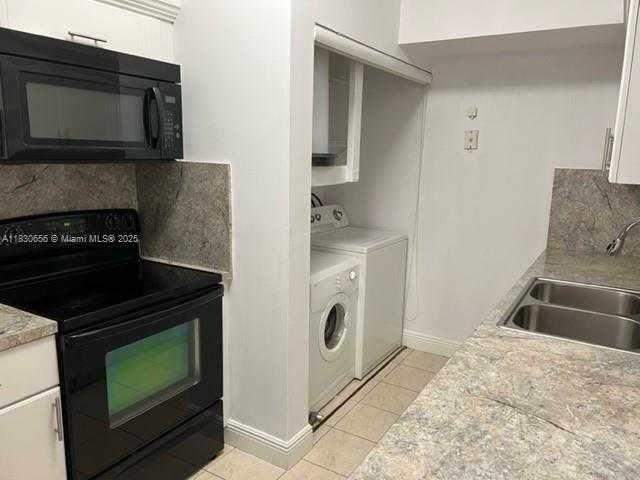 Small Image of 18338 NORTH WEST 68TH AVE #G, Hialeah Number 2