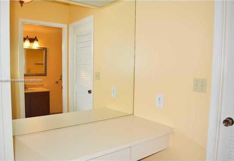 Small Image of 2500 PARKVIEW DR #1919, Hallandale Beach Number 11
