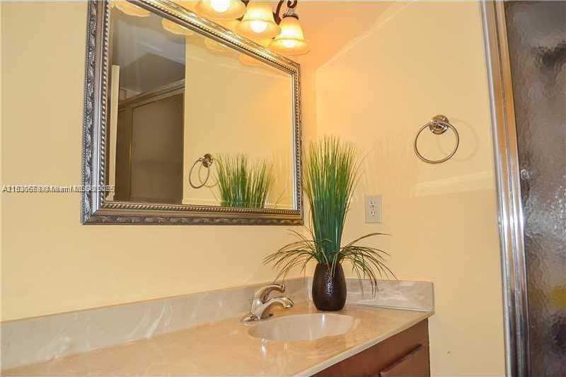 Small Image of 2500 PARKVIEW DR #1919, Hallandale Beach Number 14