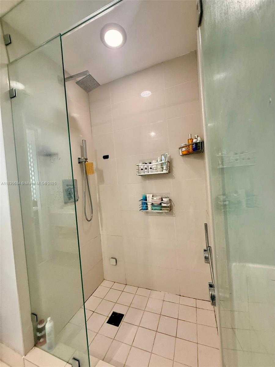 Small Image of 45 SOUTH WEST 9TH ST #1906, Miami Number 26